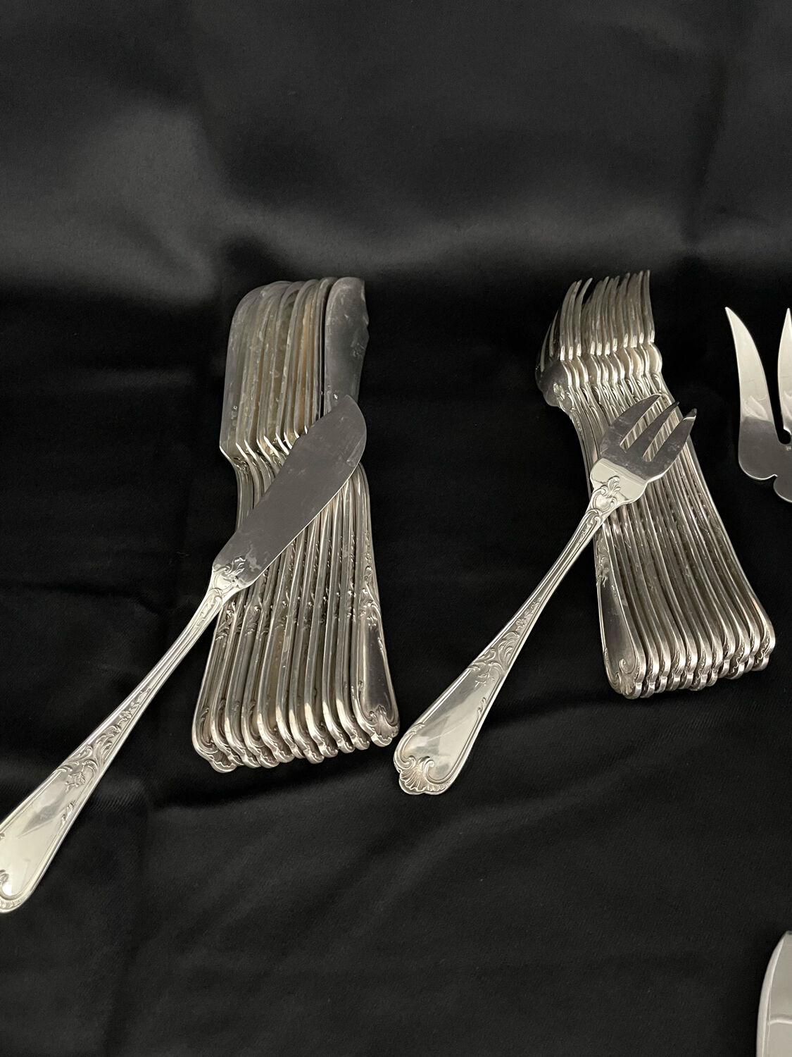 Ercuis cutlery set 131 pieces in metal Louis XV style, rocaille