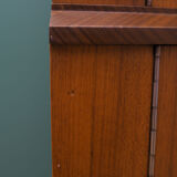 Armoire d’angle en acajou, années 1970, conception danoise, production: danemark