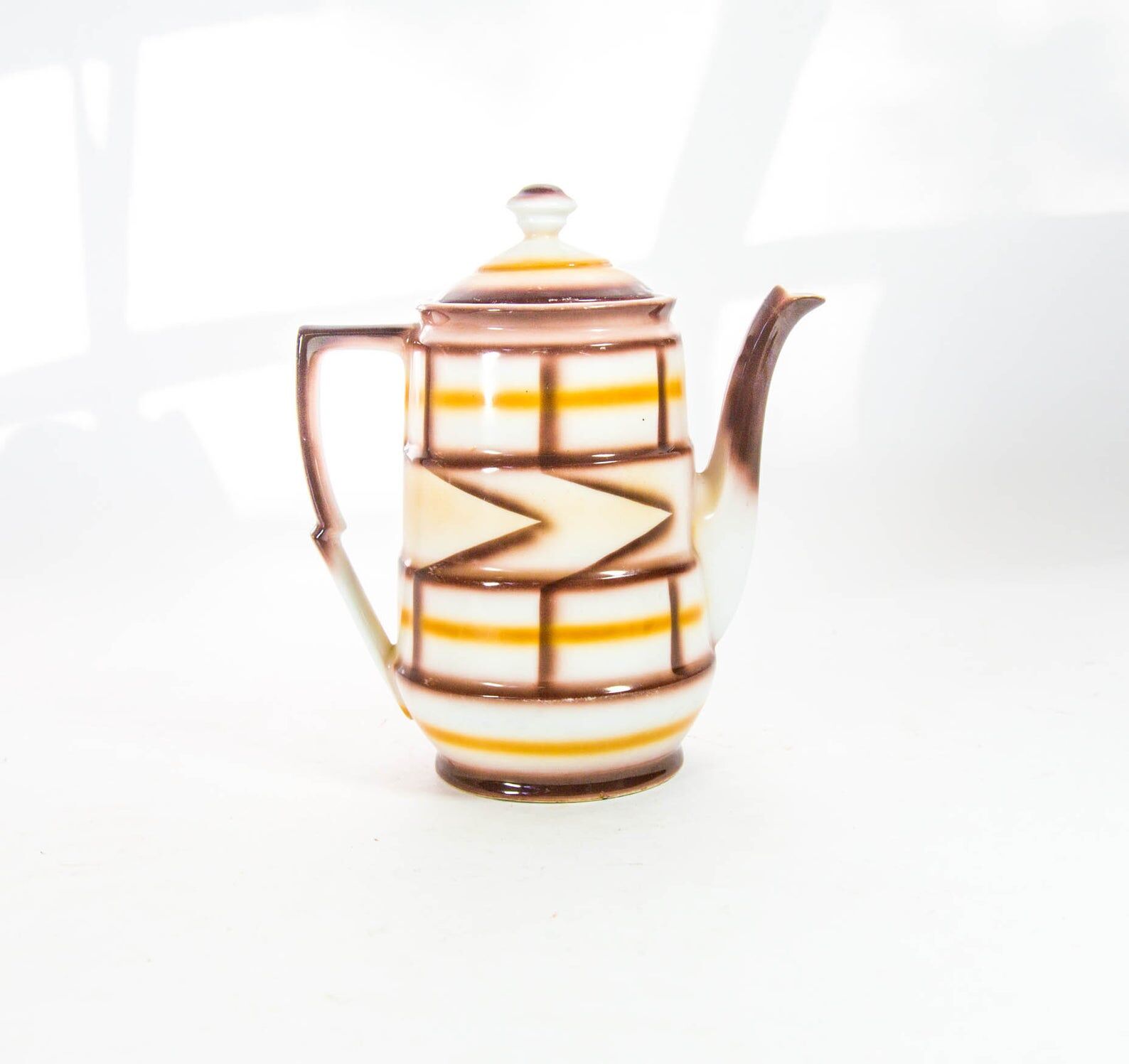 Art deco teapot spritzdekor