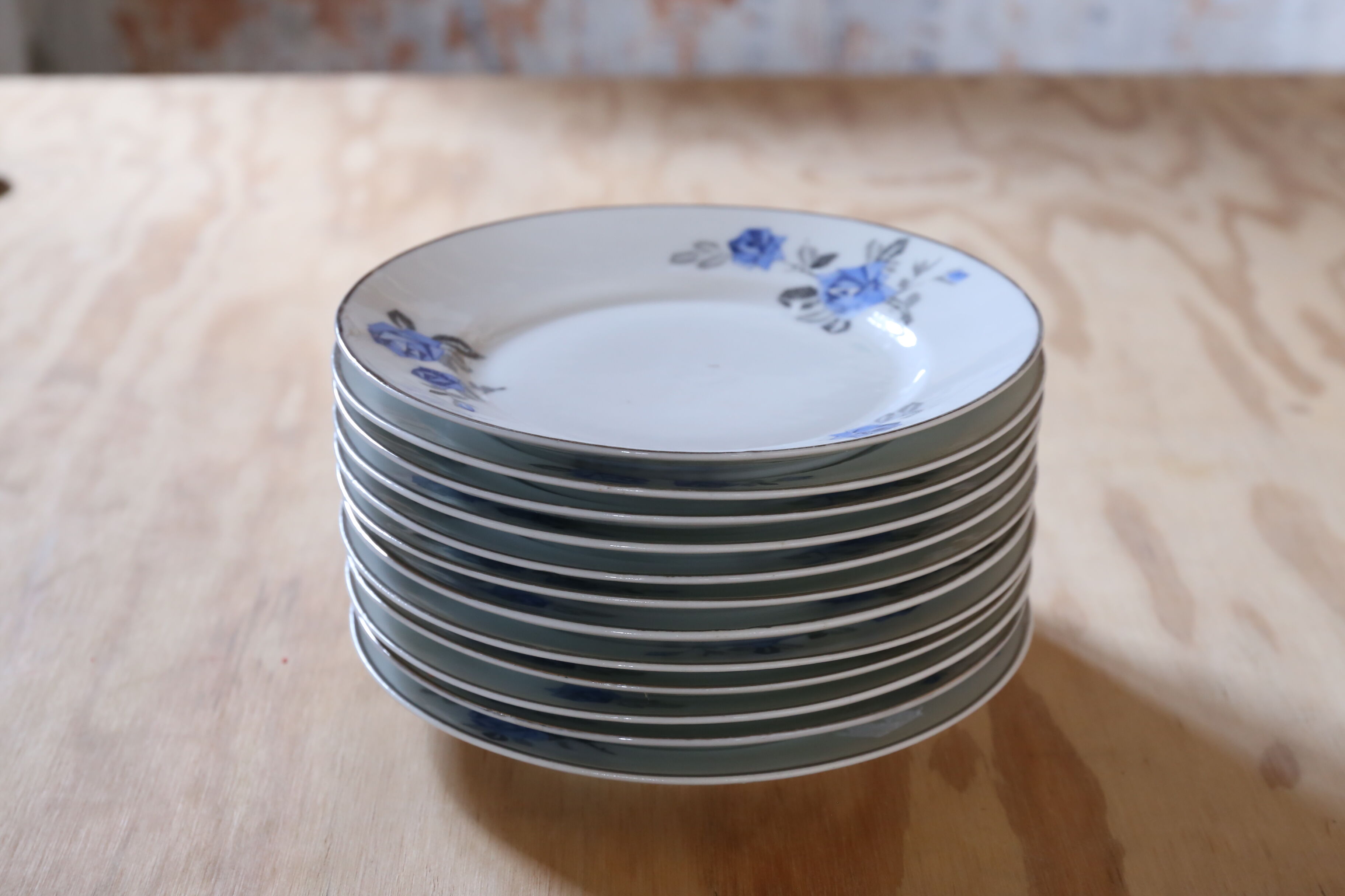 Porcelain dessert service