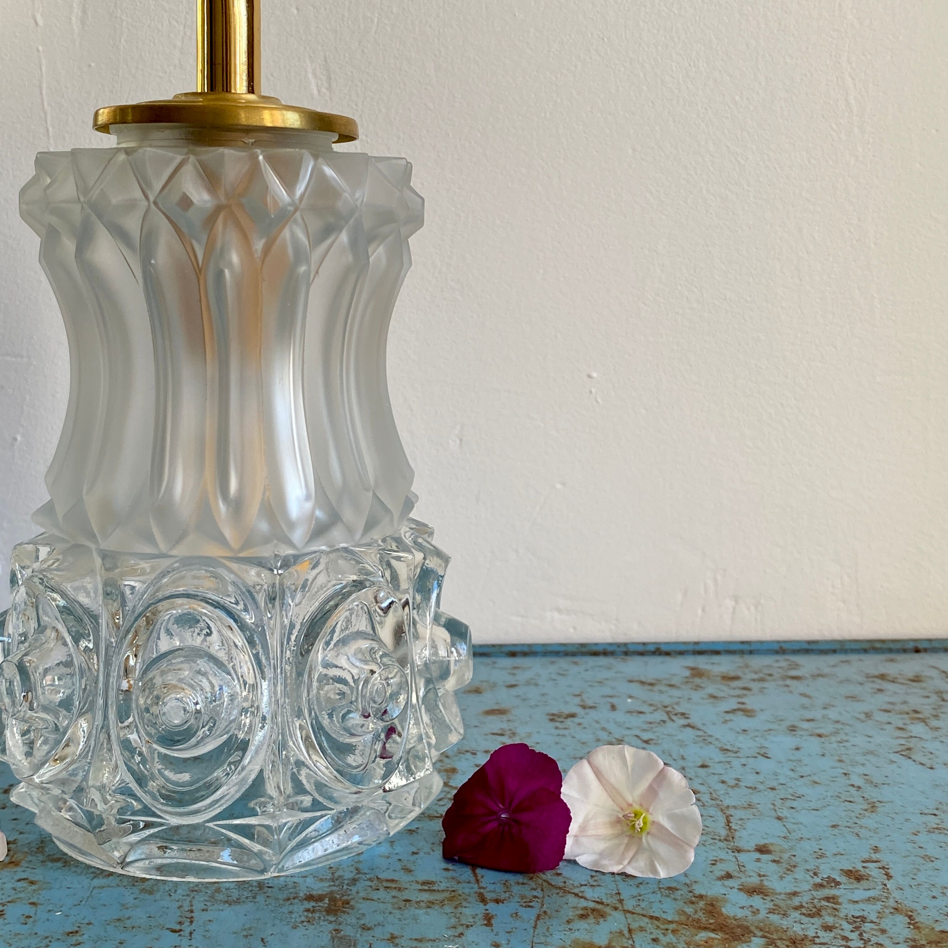 Vintage tulip wall lamp in molded glass
