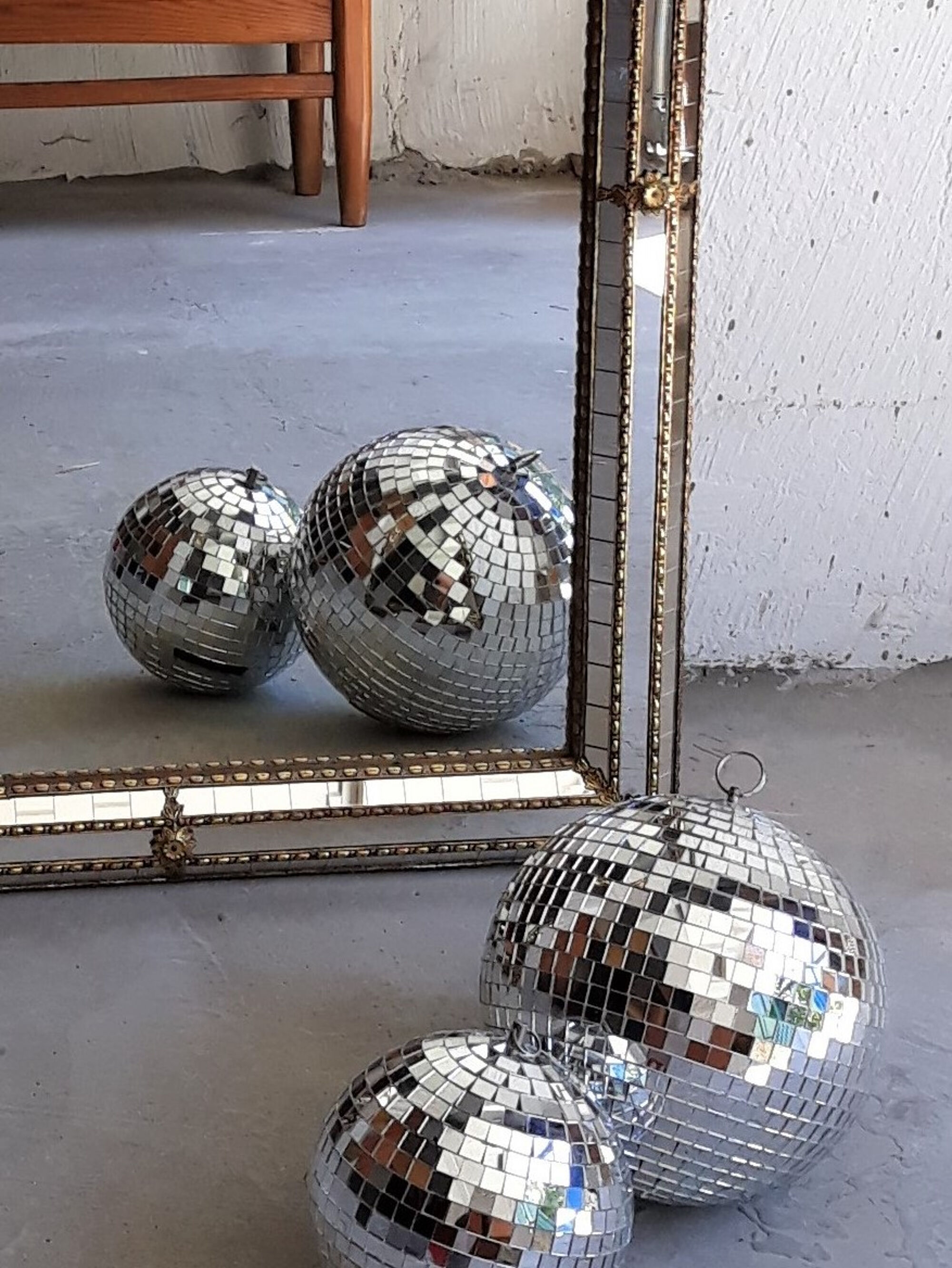 Large close-doors mirror 1960 60x110cm