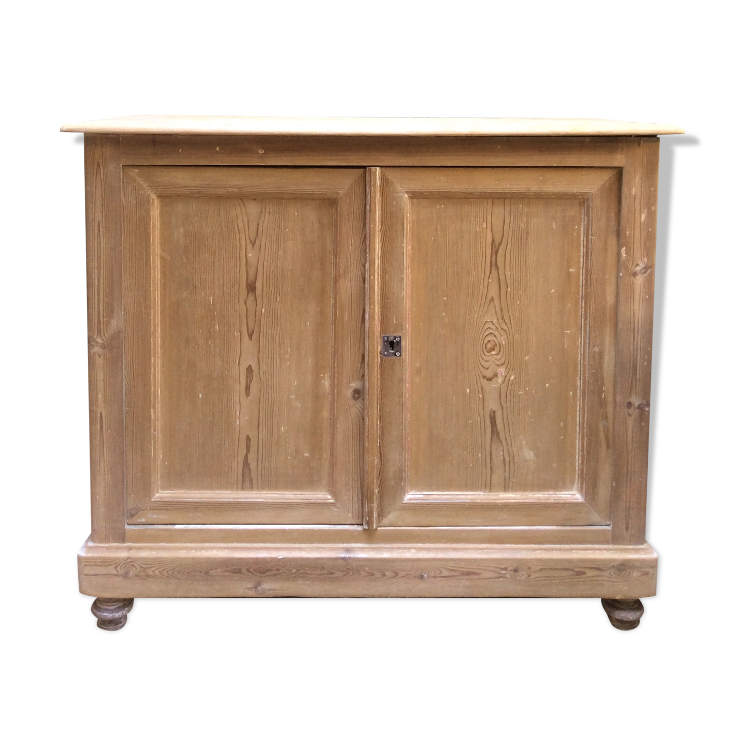 Buffet en pin massif