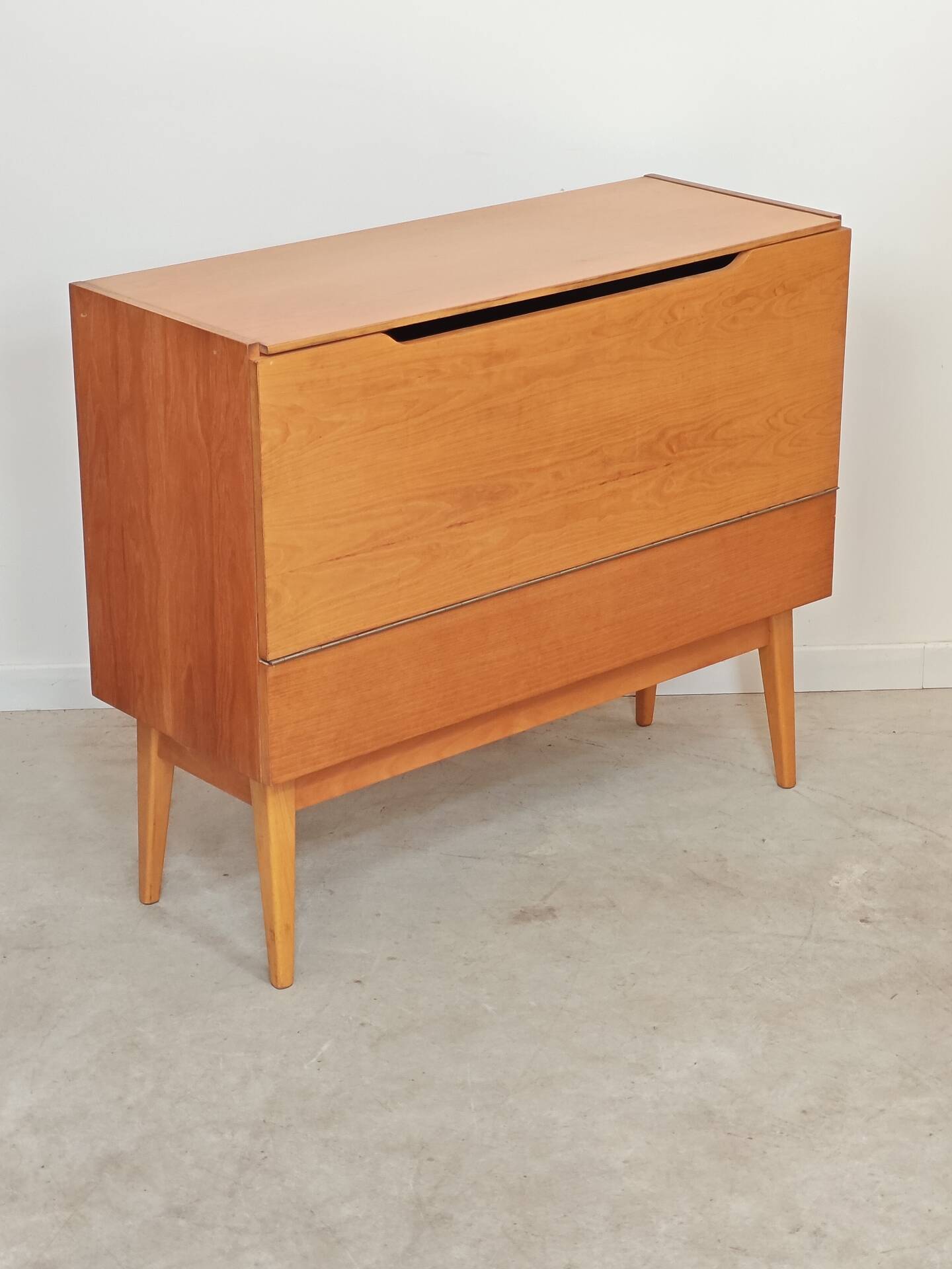 Storage chest with cover / mini bar by Landsman / Nepozitek 1960
