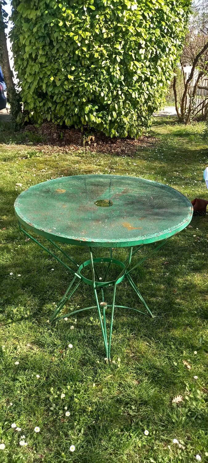 Garden iron table