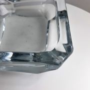 Cendrier en verre de forme carrée
