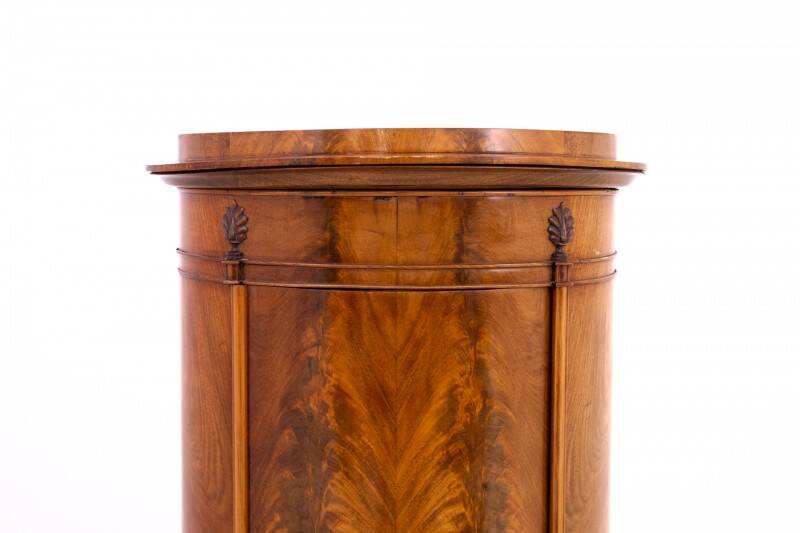 Intéressante commode Biedermeier, Europe du Nord, vers 1860.
