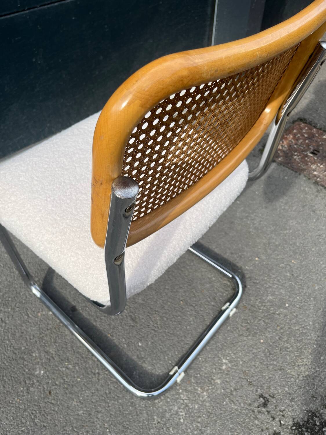 Chaise B32 Marcel Breuer Cesca tissu bouclette