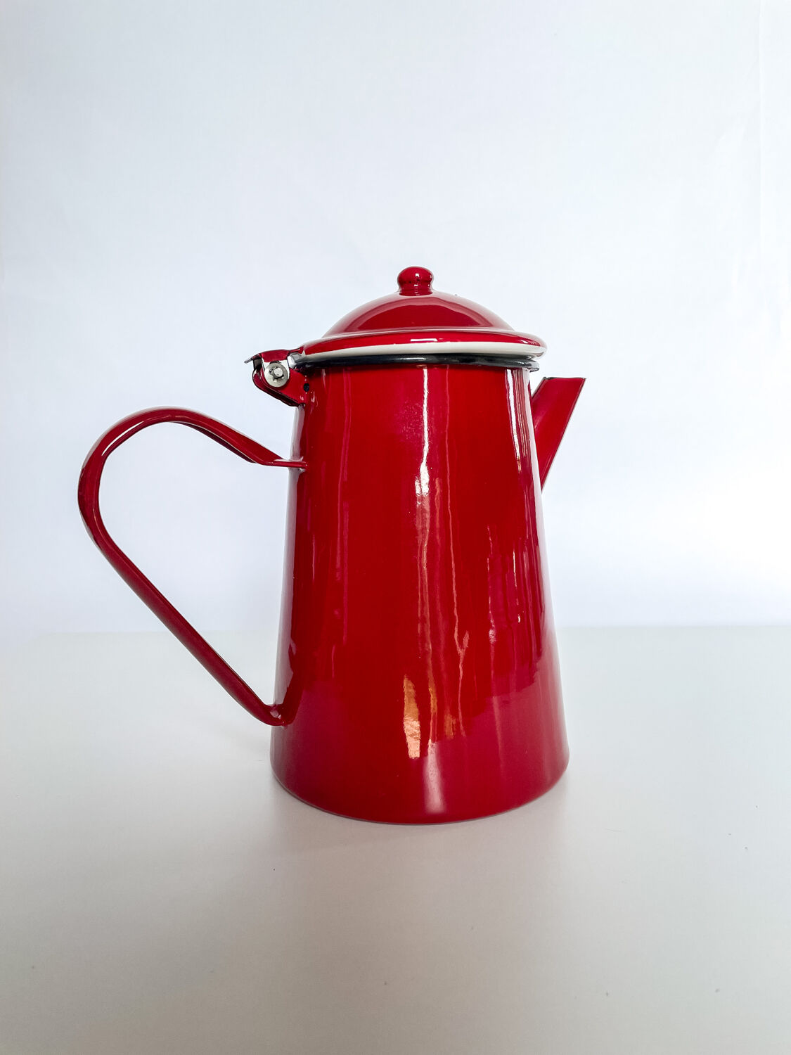 Red enamelled coffee maker