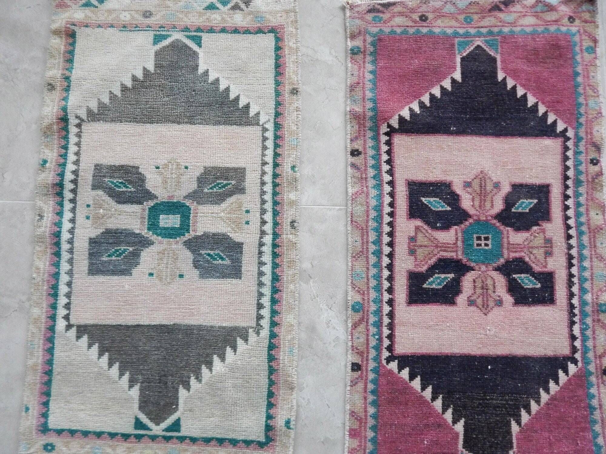 Set of 2 vintage handmade Turkish rugs 49x89 cm