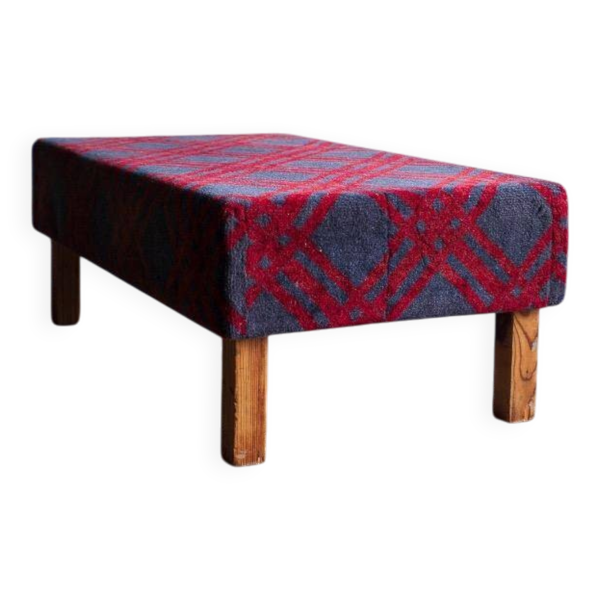 Grand banc vintage rembourré en tissu tartan écossais.