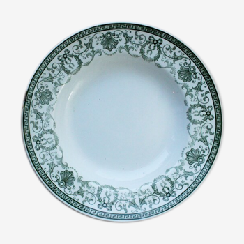 Assiette française ancienne en terre de fer, décor romantique