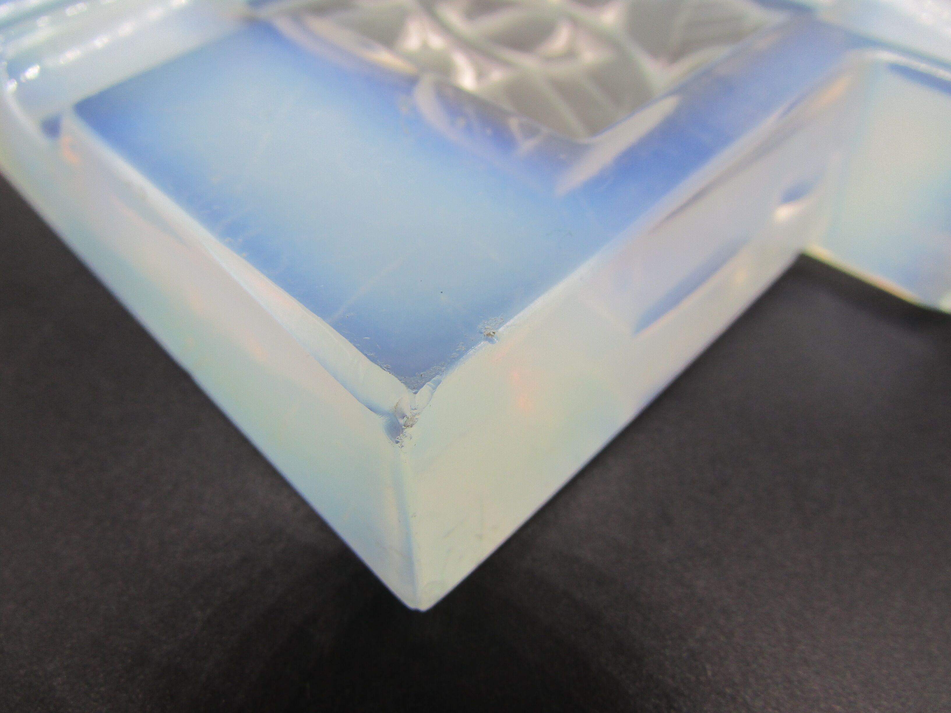 Art-deco opalescent glass ashtray A. Hunebelle