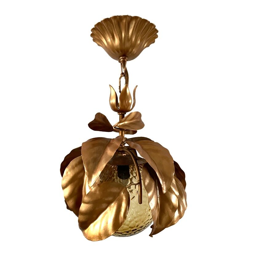 Suspension flowers golden leaves with glass globe
