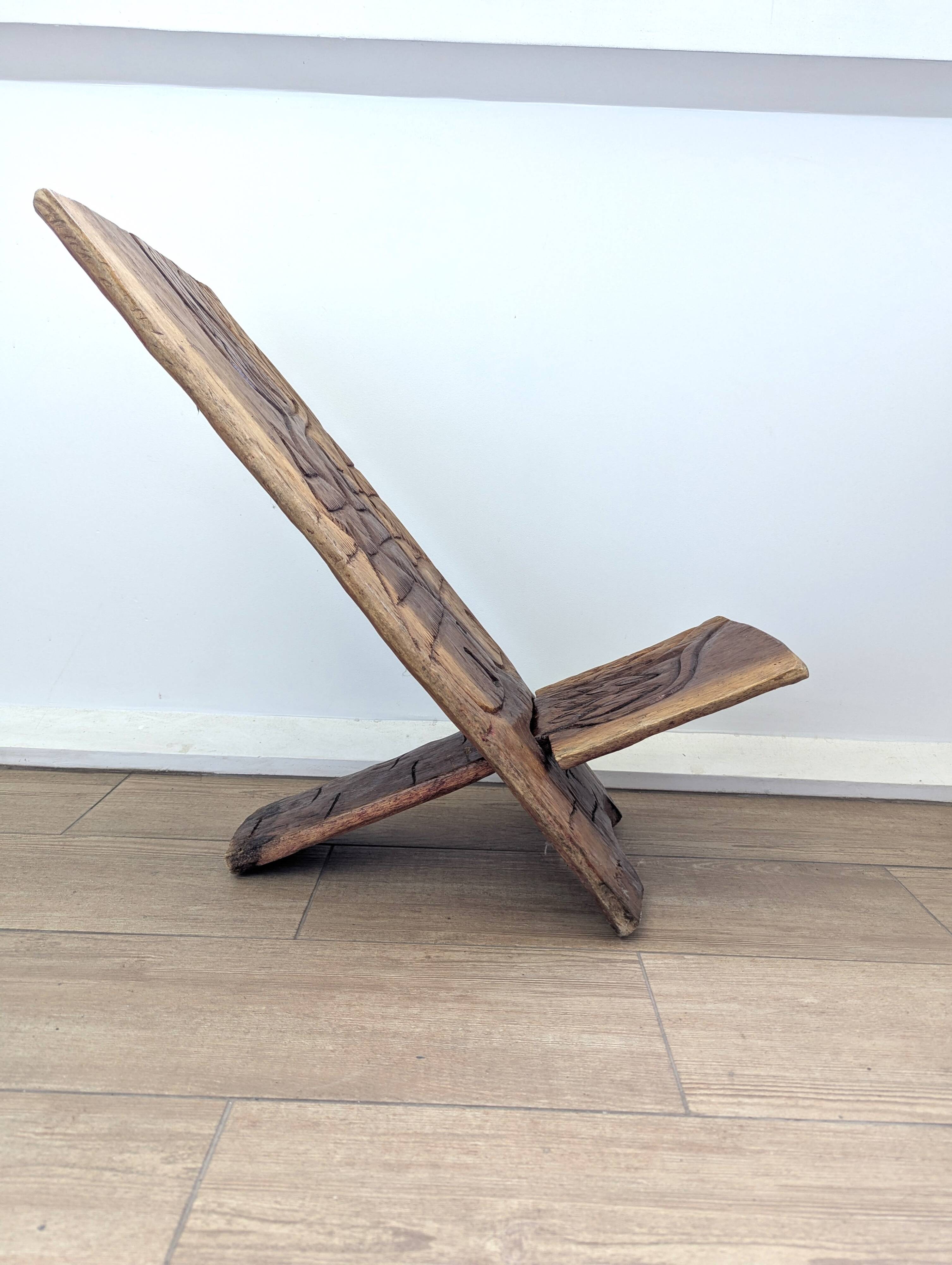 African solid wood palaver chair – Carved motifs