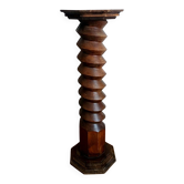 Screw press seat in carved wood