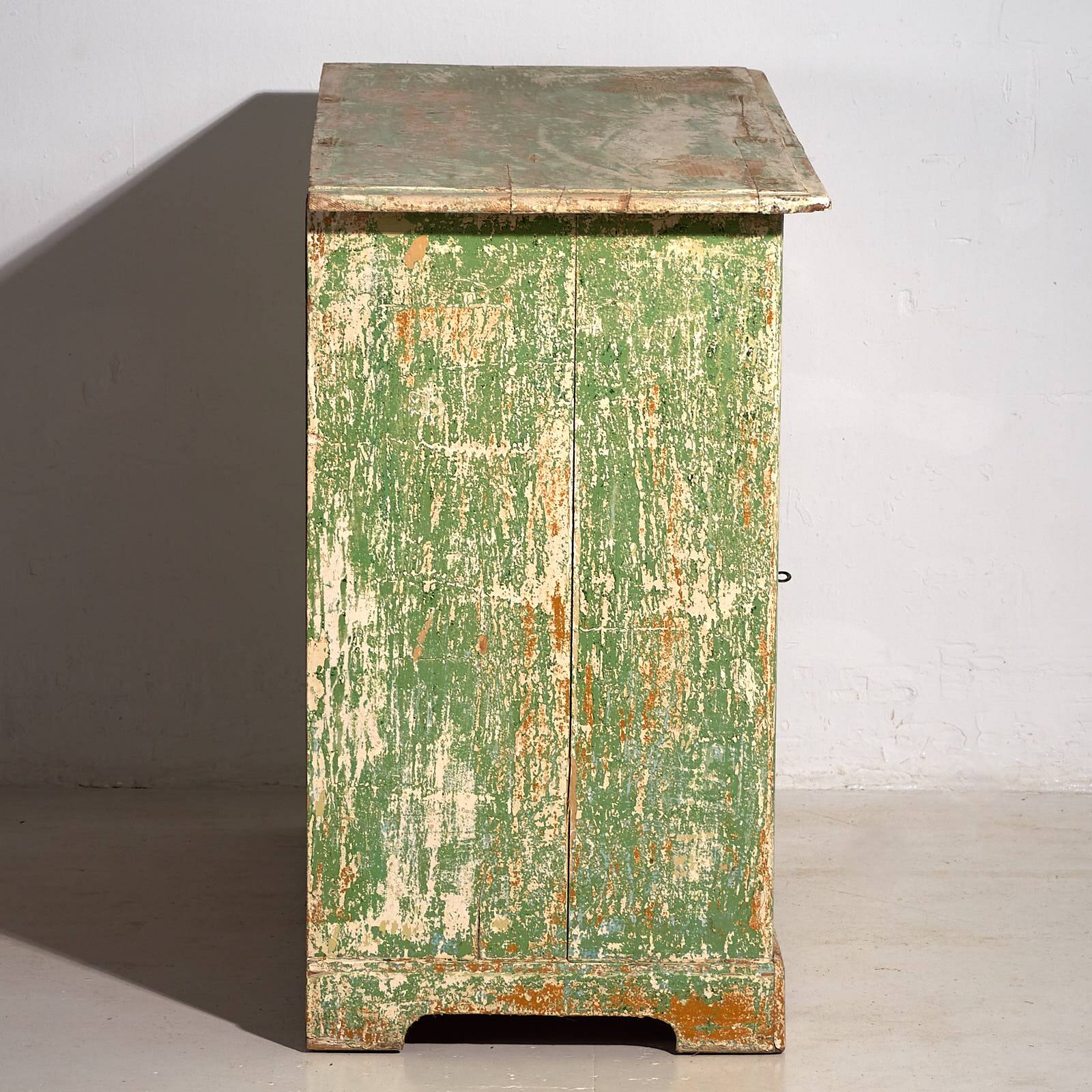 Antique bedroom chest of drawers with green tones (c.1920) #8