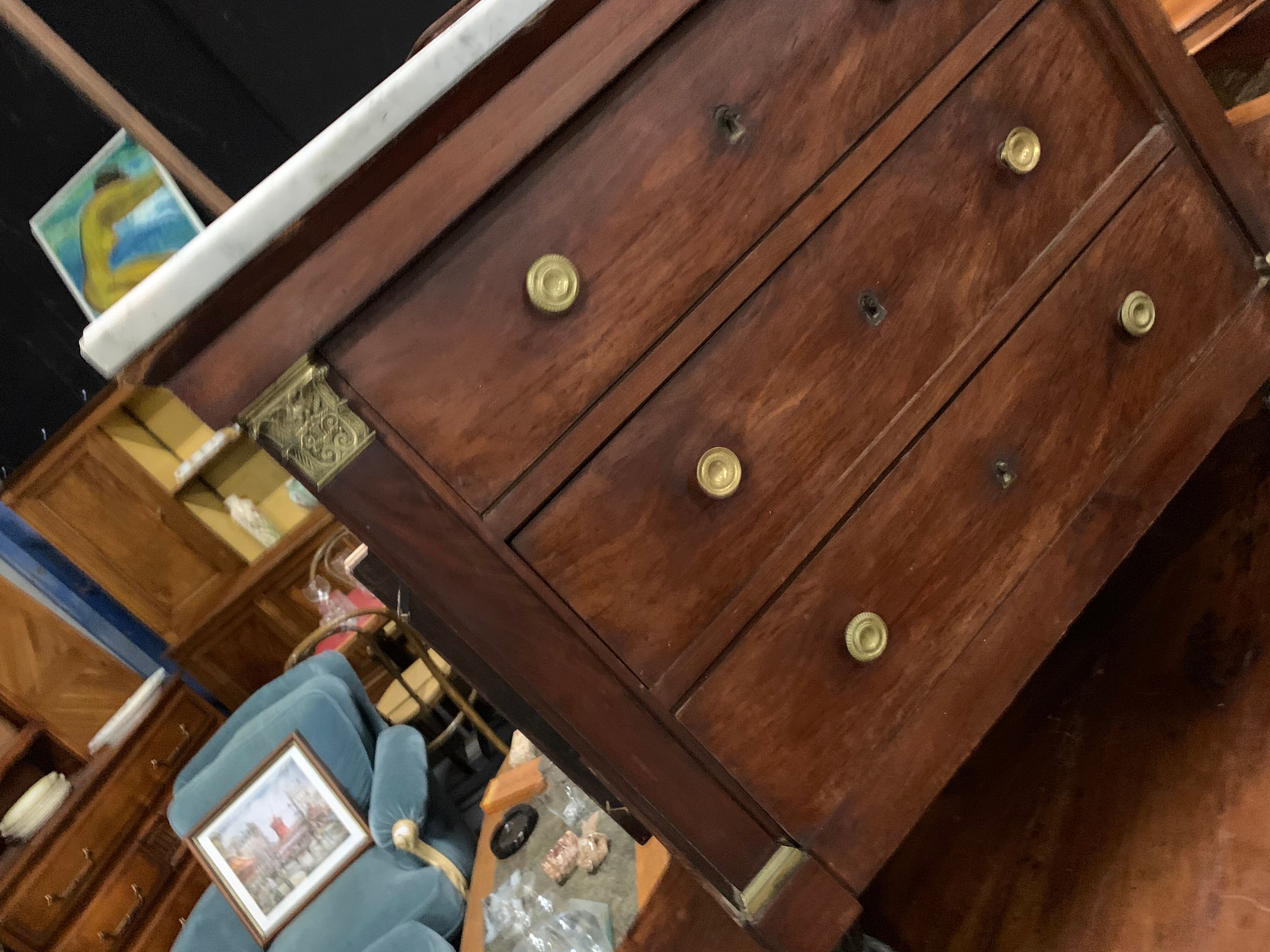 Commode Empire