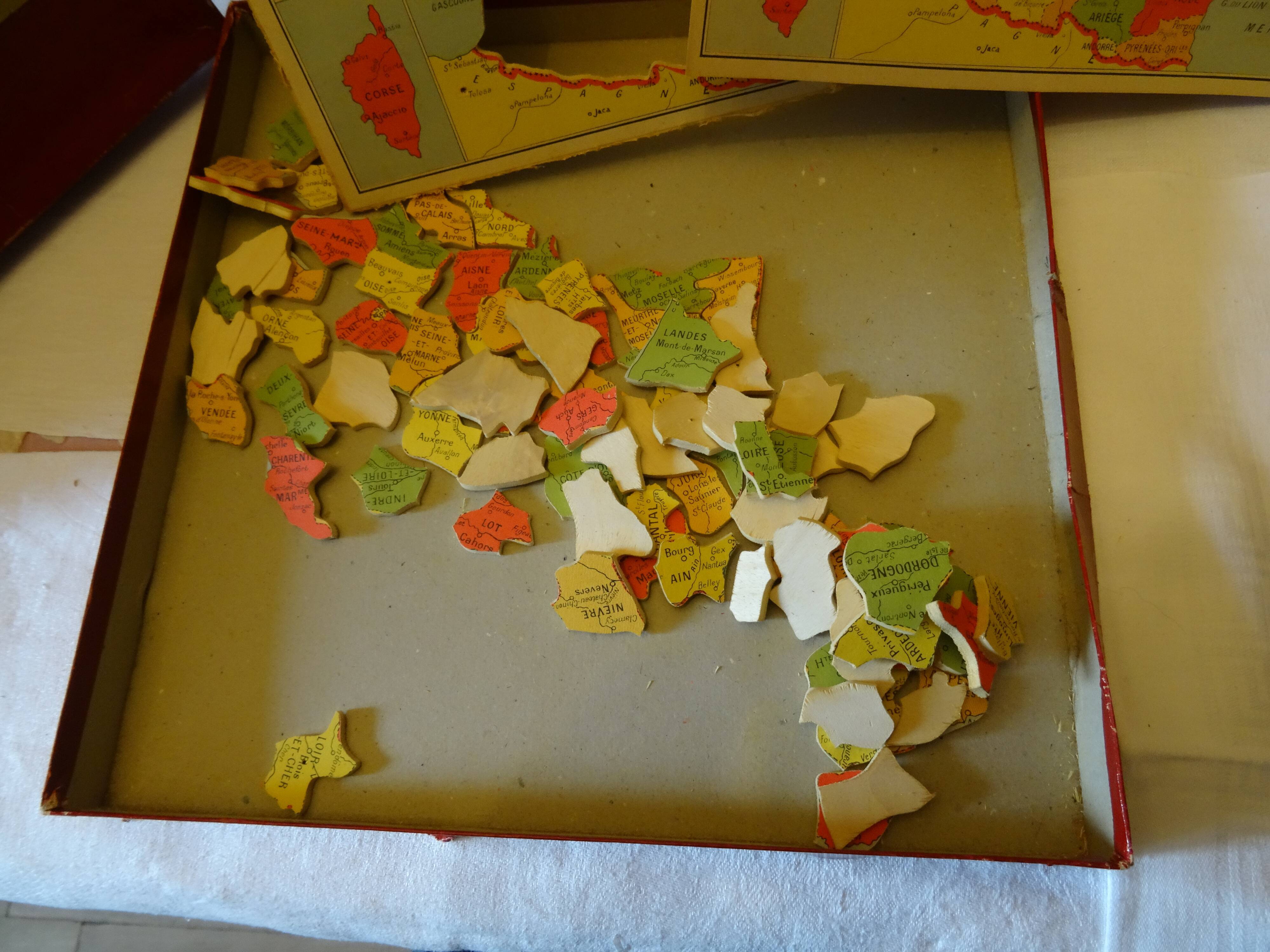 Puzzle game of the French departments