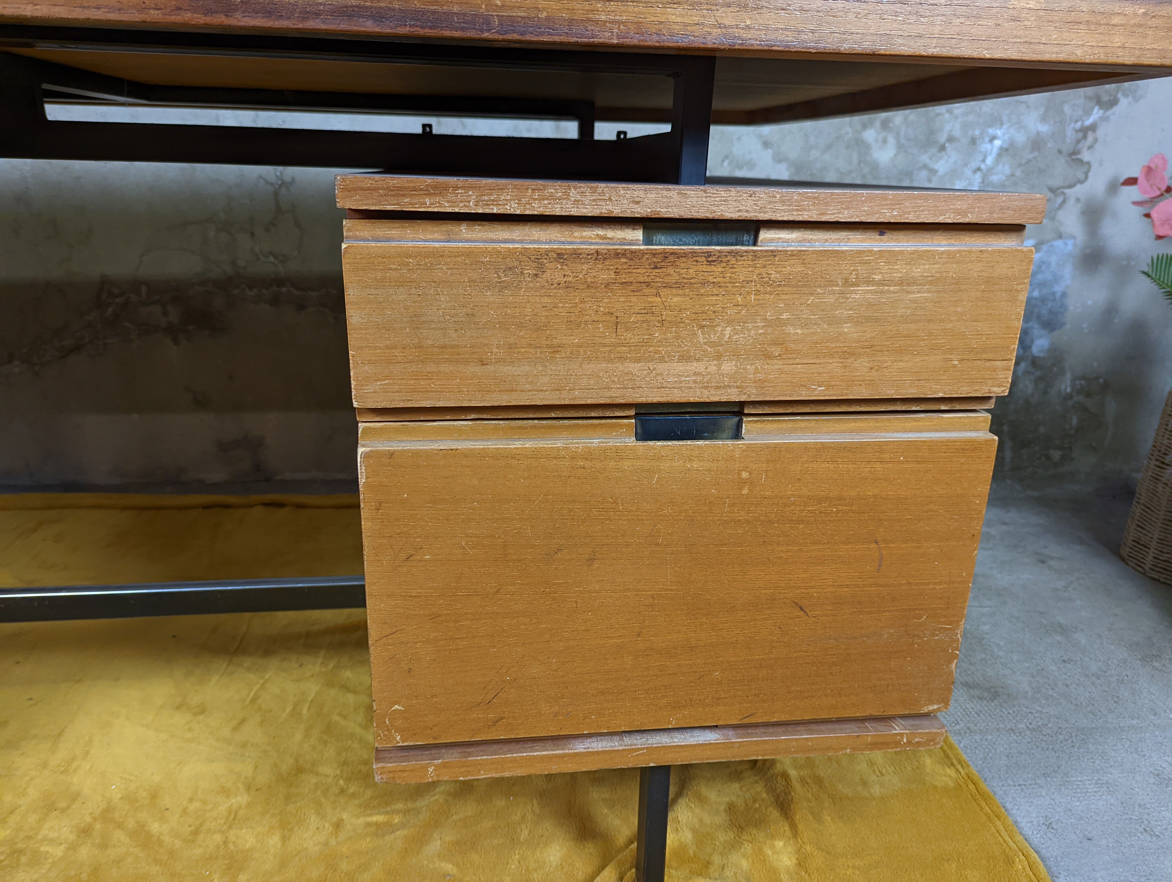Minvielle desk in mahogany pierre guariche