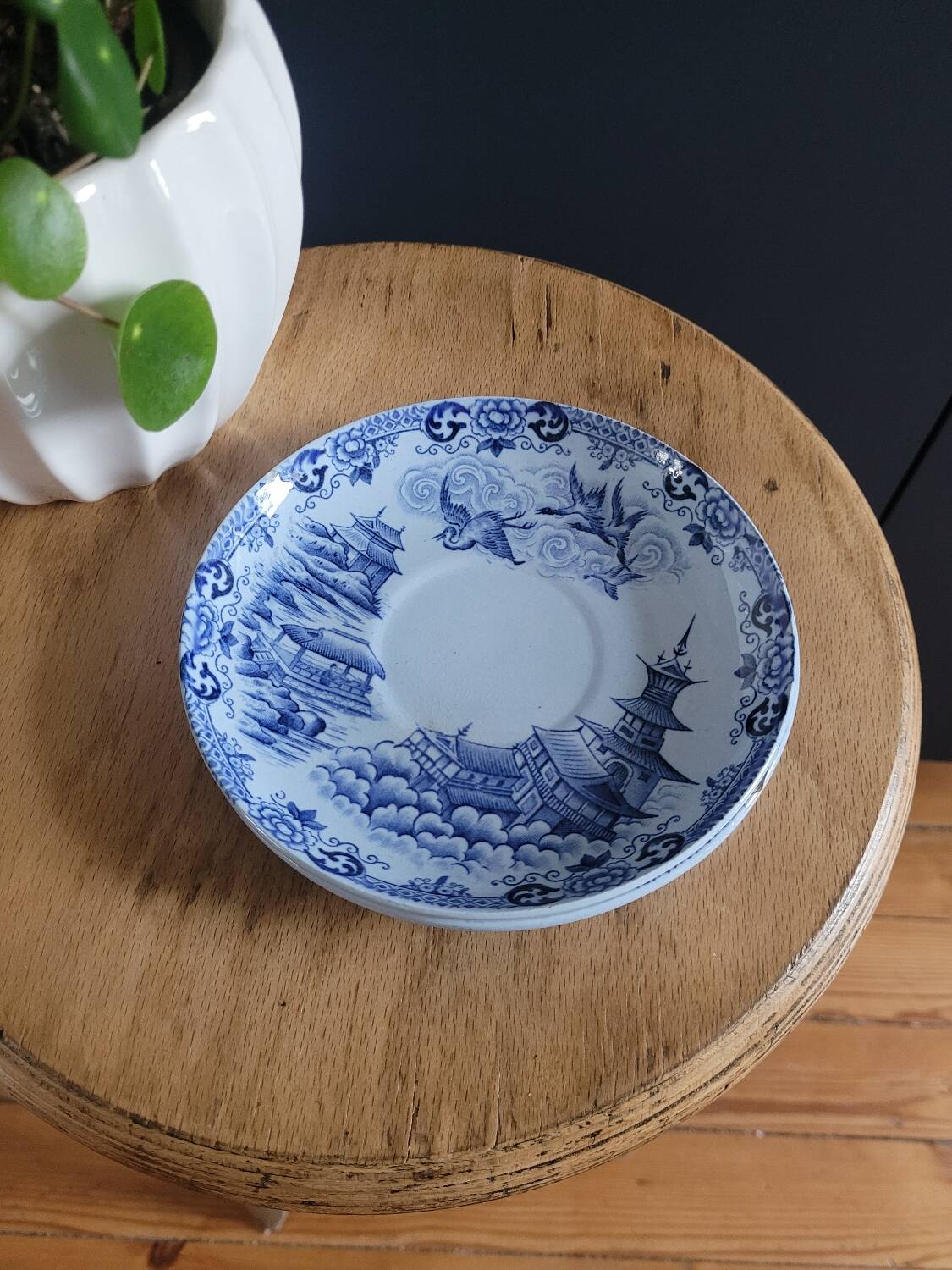 Set of two saucers Terre de fer Saigon