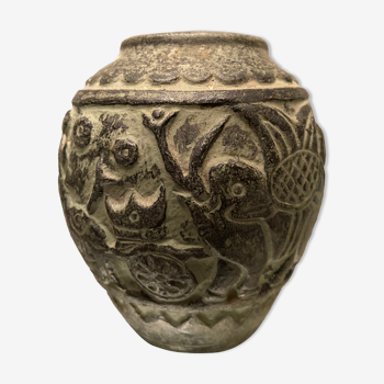 Terracotta vase with green digging patina with animal decoration