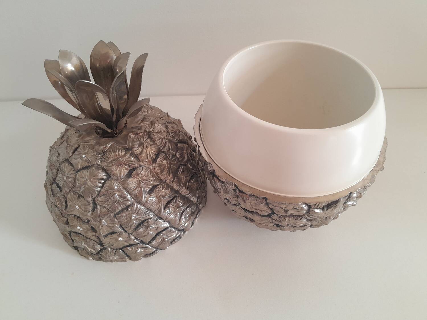 Pineapple shaped ice bucket