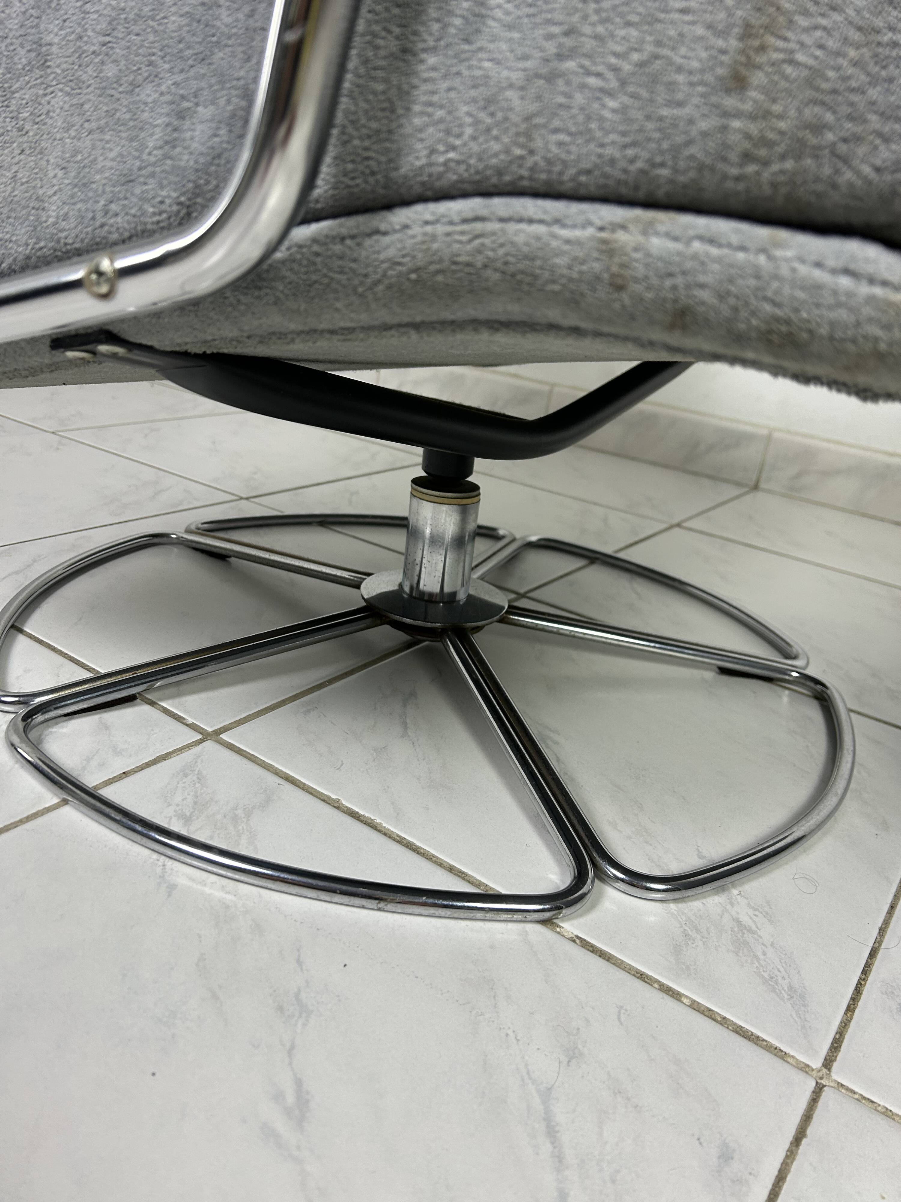 Vintage Gelderland swivel armchair with ottoman Jan des Bouvrie
