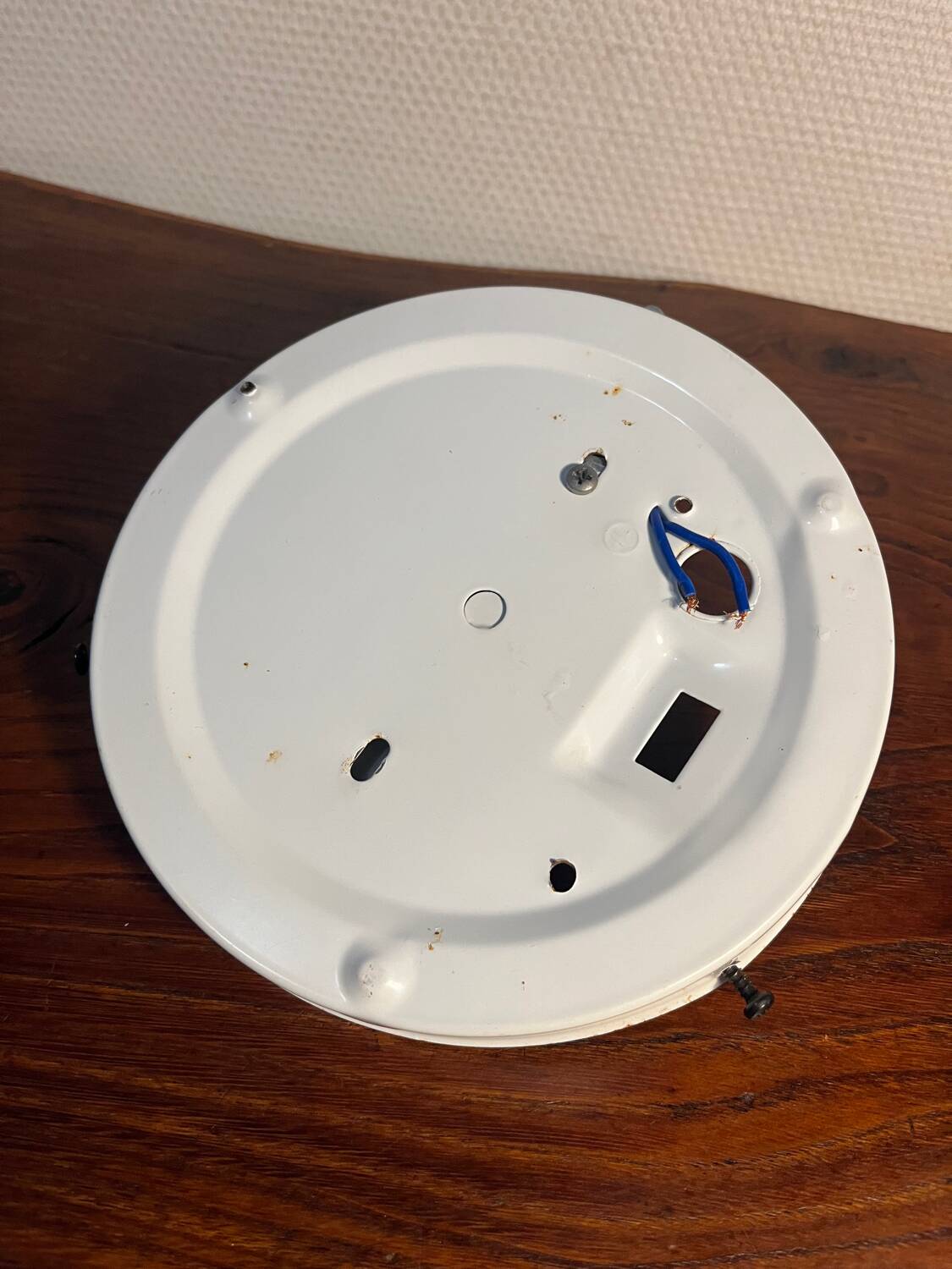 Ceiling light in bubbled chiseled glass with porcelain socket