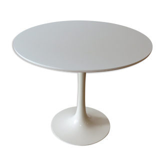 1960s white tulip dining table by Maurice Burke For Arkana Uk