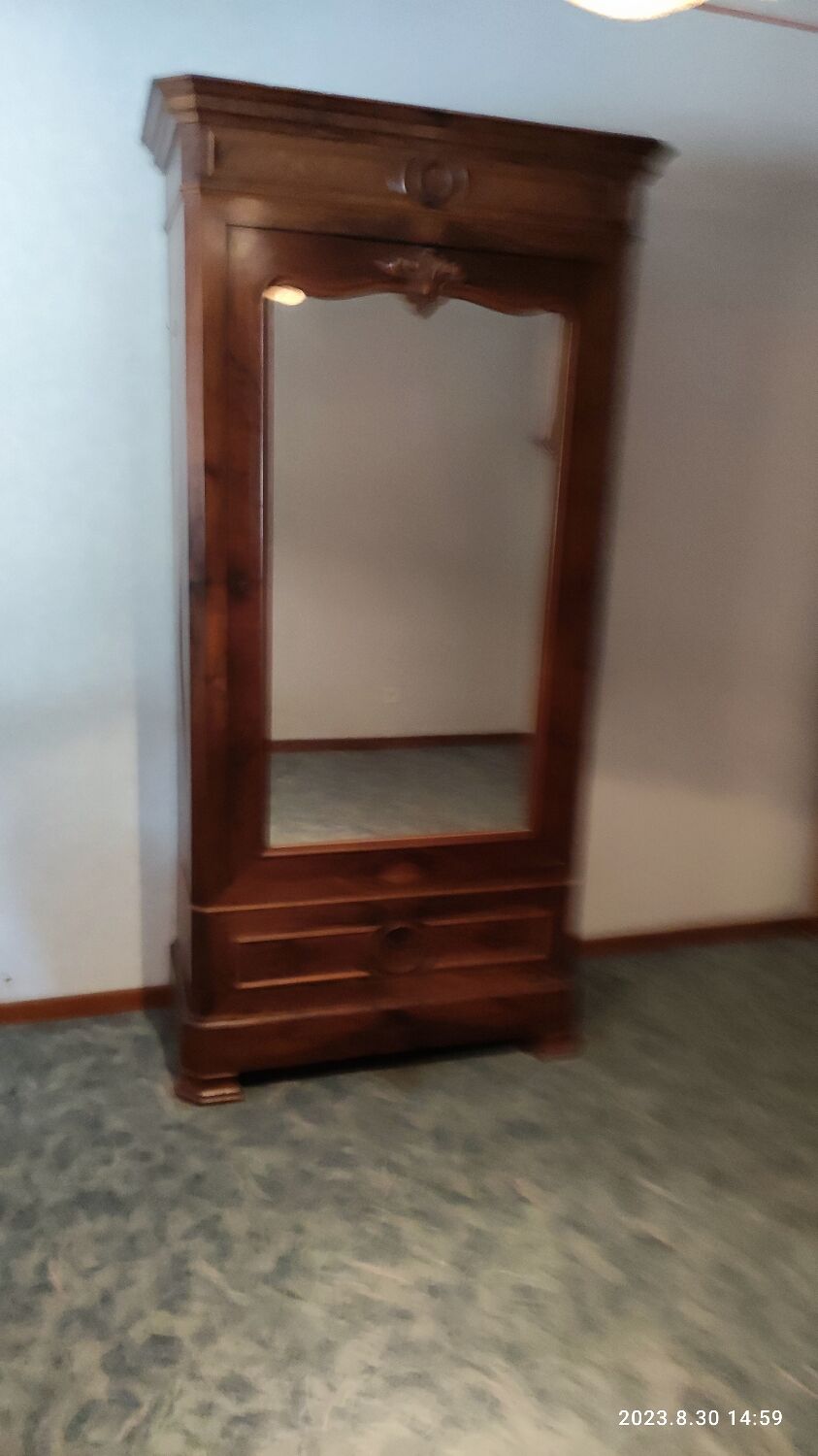 "Standing Man" Cabinet