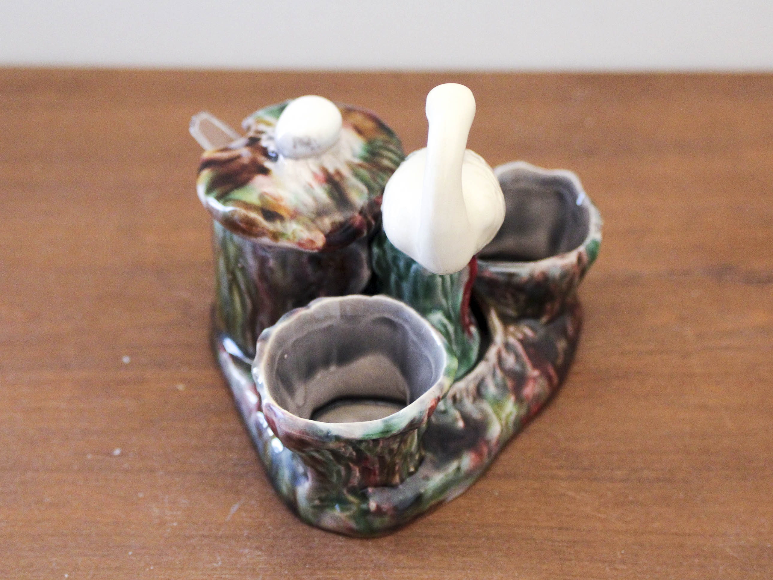 Ceramic condiment set with stork decoration
