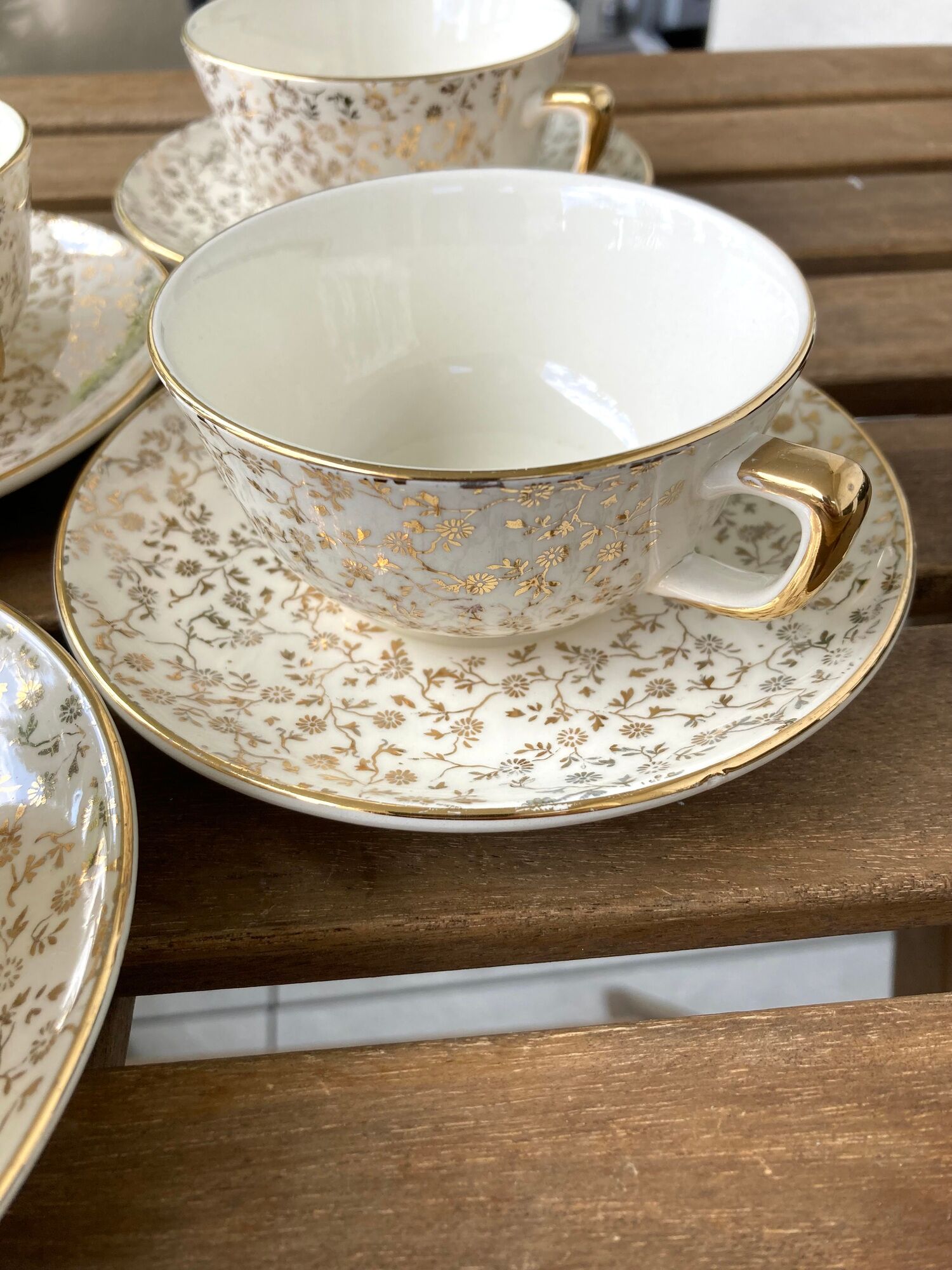 6 cups and sub-cups Villeroy and Boch "little golden flowers" 50s