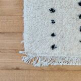 Berber rug with aligned black dots 95x150 cm