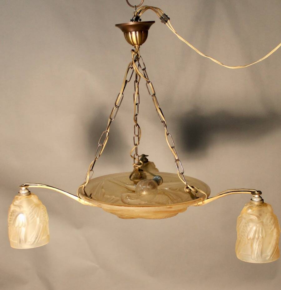 Lustre Art Deco En Verre à Décor d'Oiseaux Noverdy