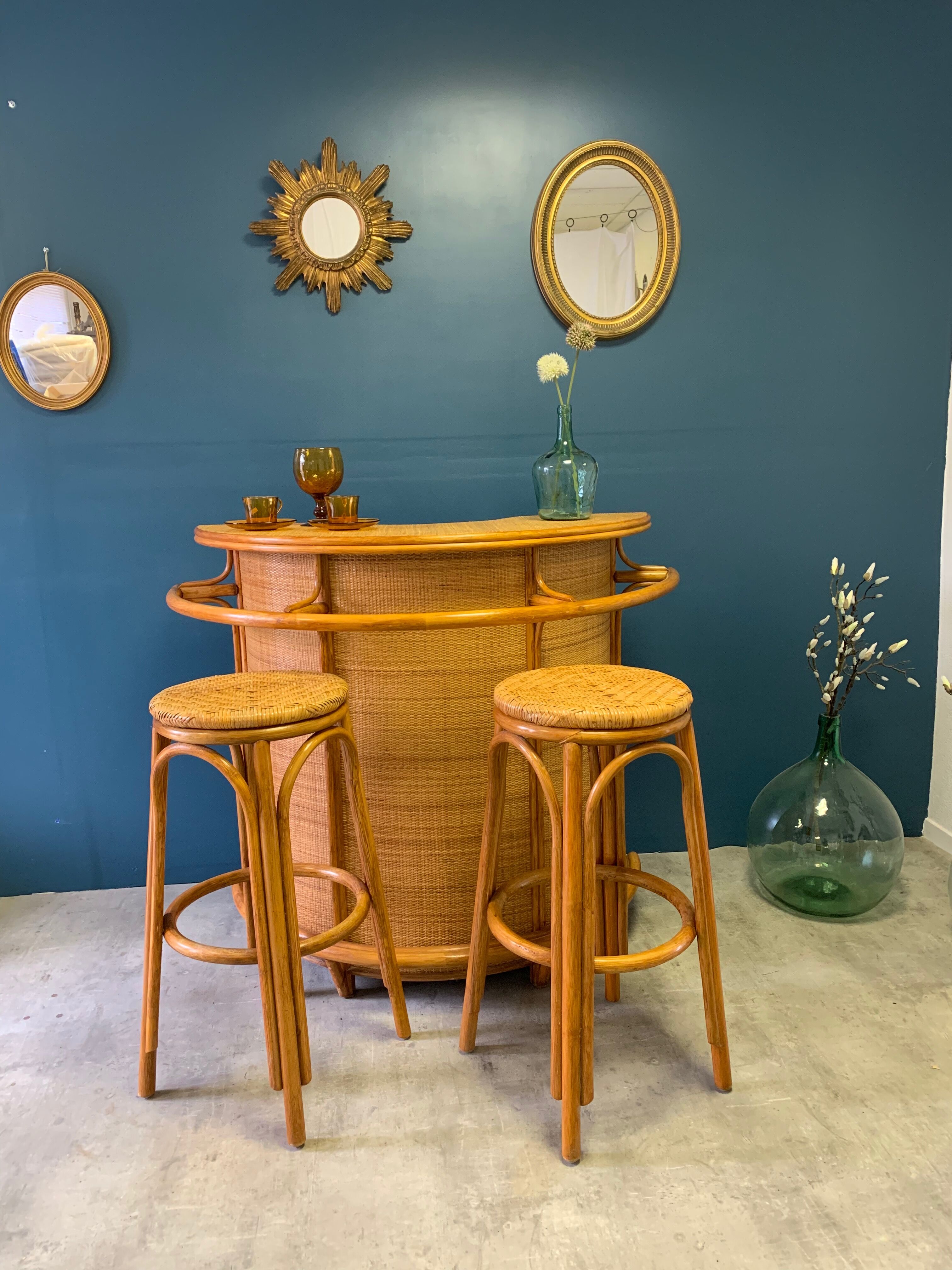 Vintage rattan bar