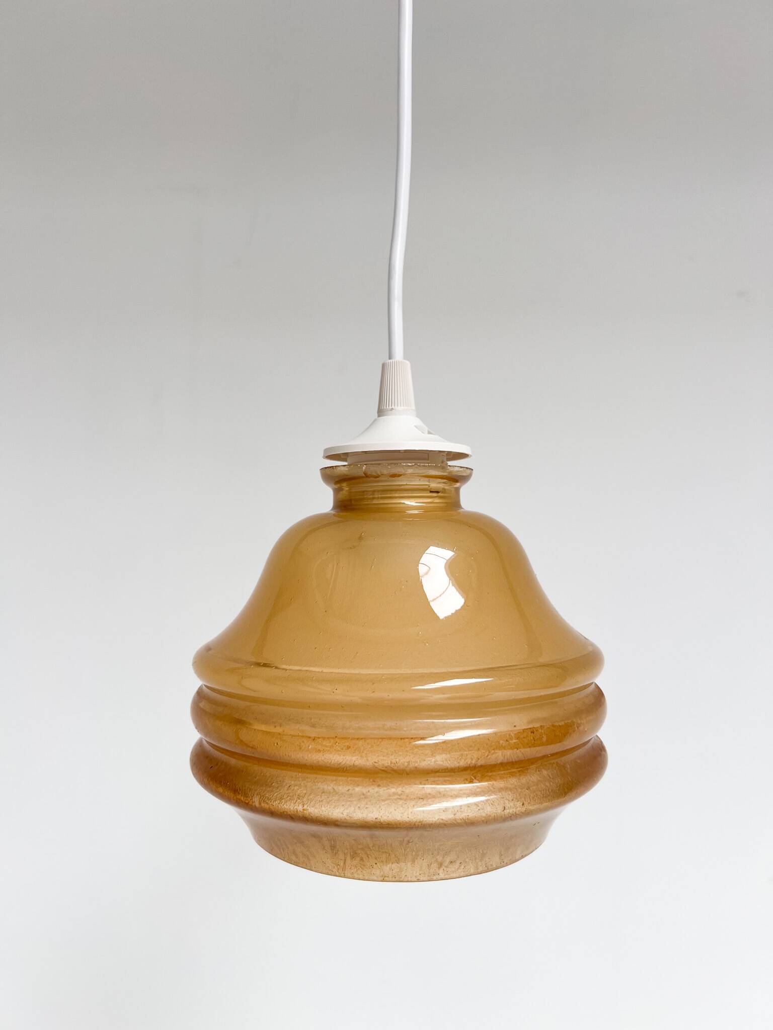 Lampe de plafond vintage couleur cognac, années 1960