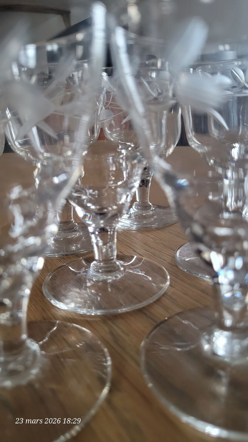 7 vintage footed aperitif glasses