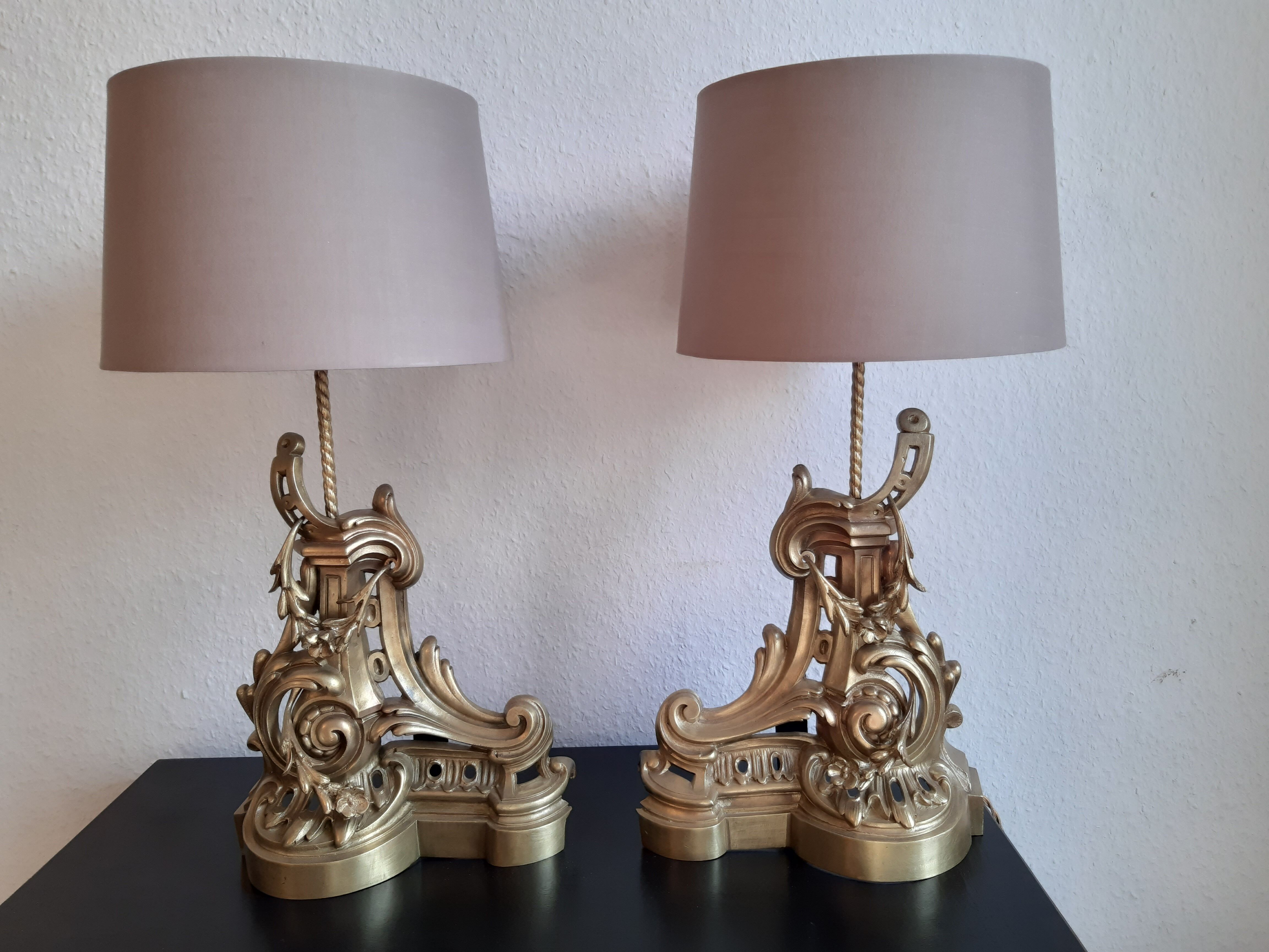 Paire de lampes anciennes en bronze style Louis XV Chenets d'époque XIX ème