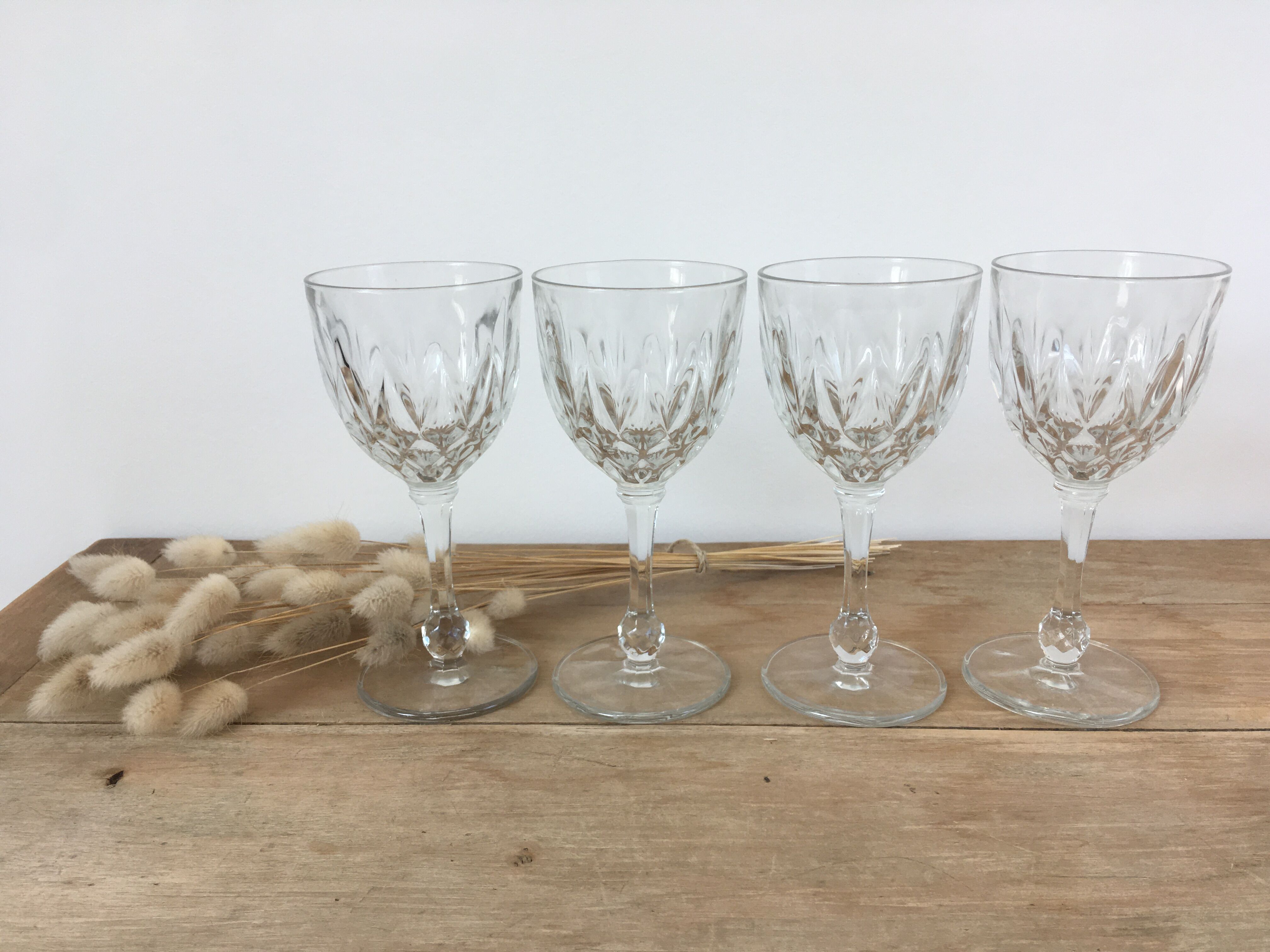 4 "diamond" foot glasses