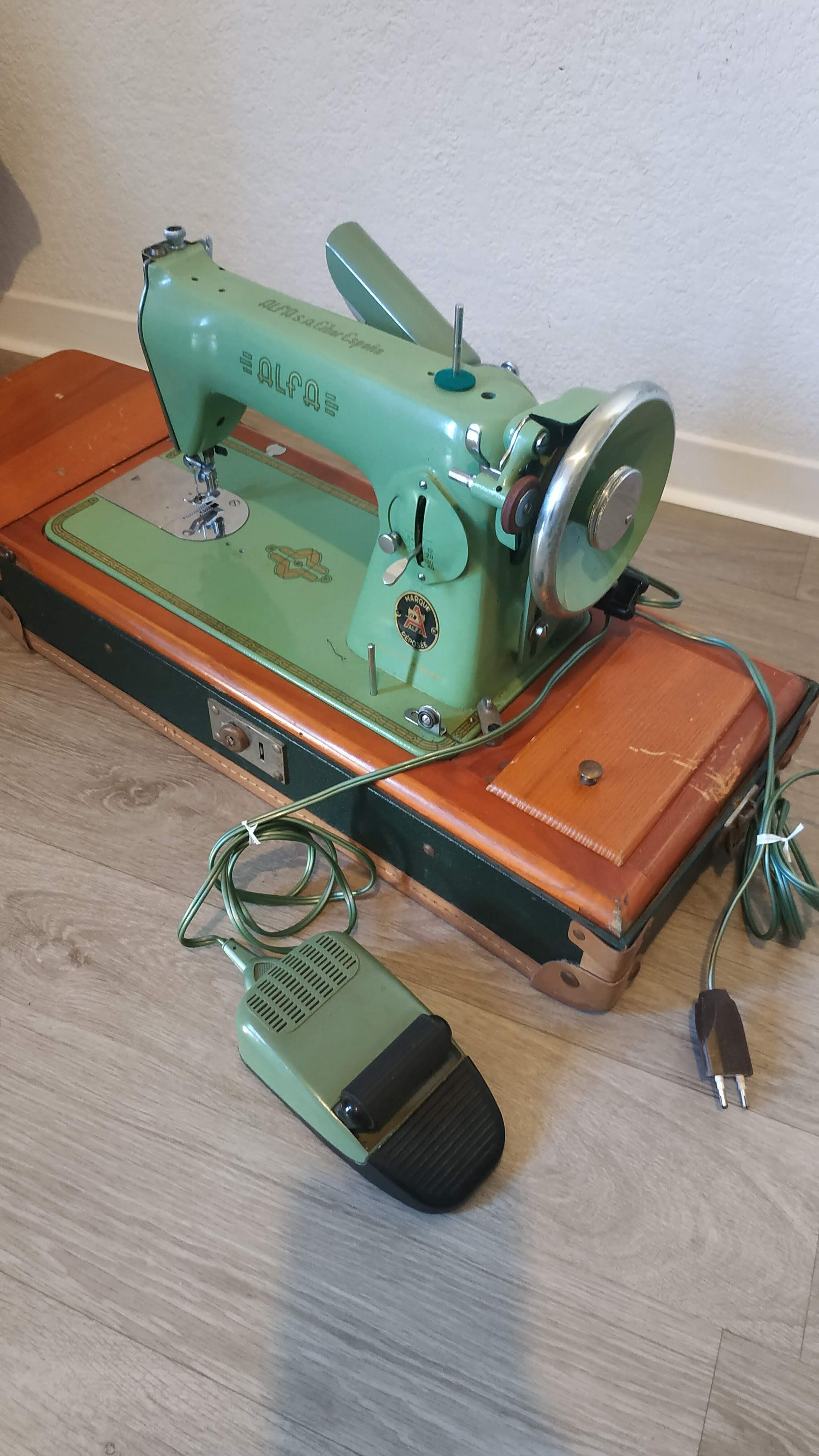 Alfa E-2 sewing machine