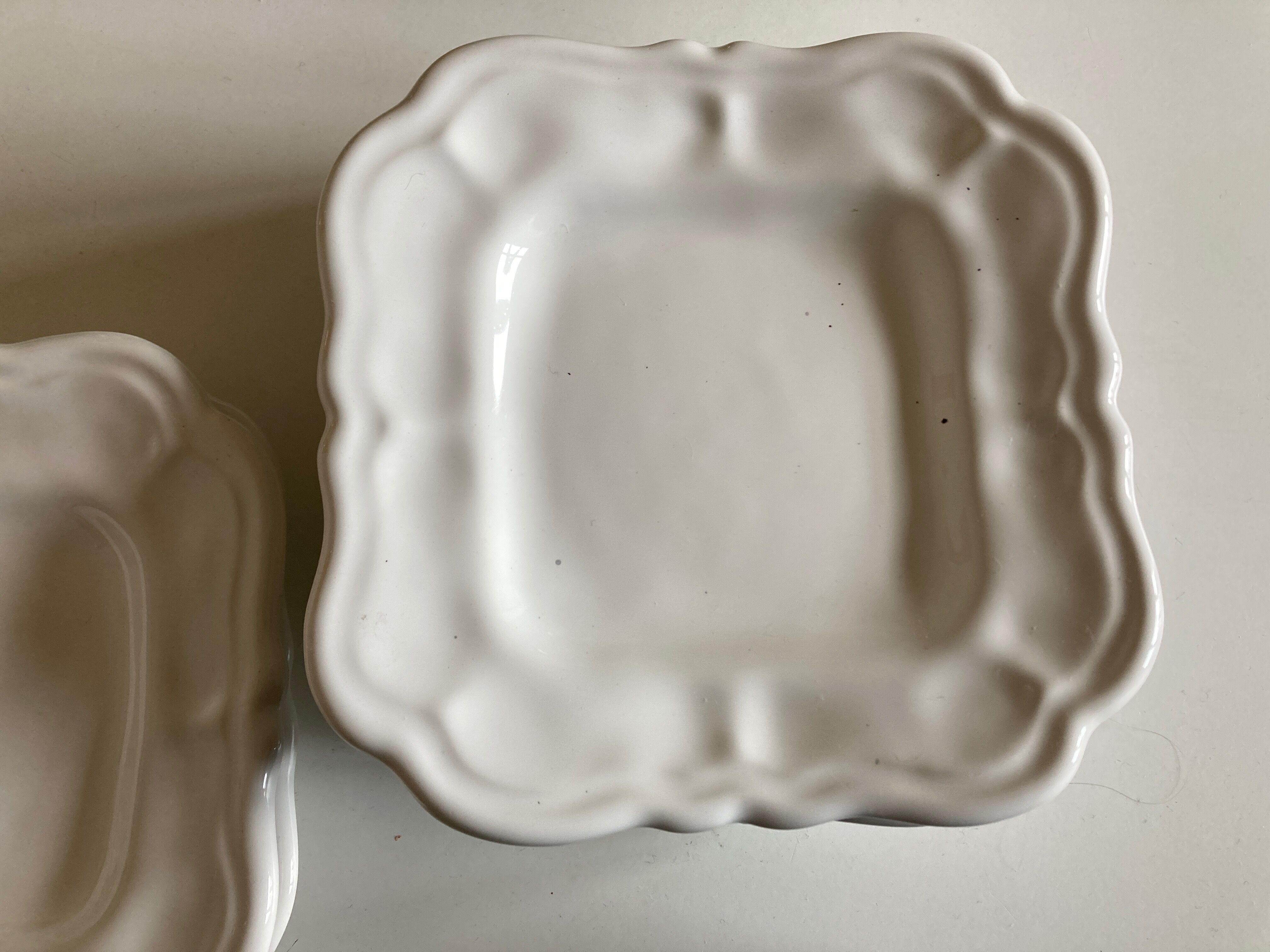 Set 6 plates in glazed earth with Moustiers godrons 1970