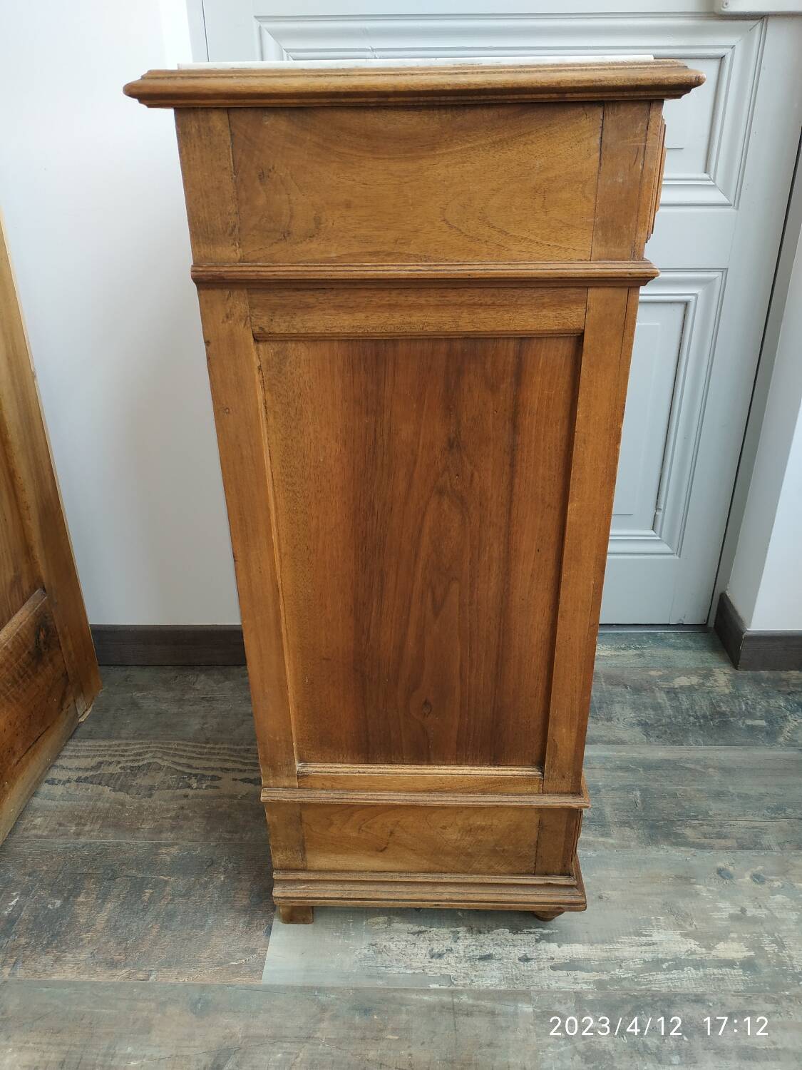Chiffonier