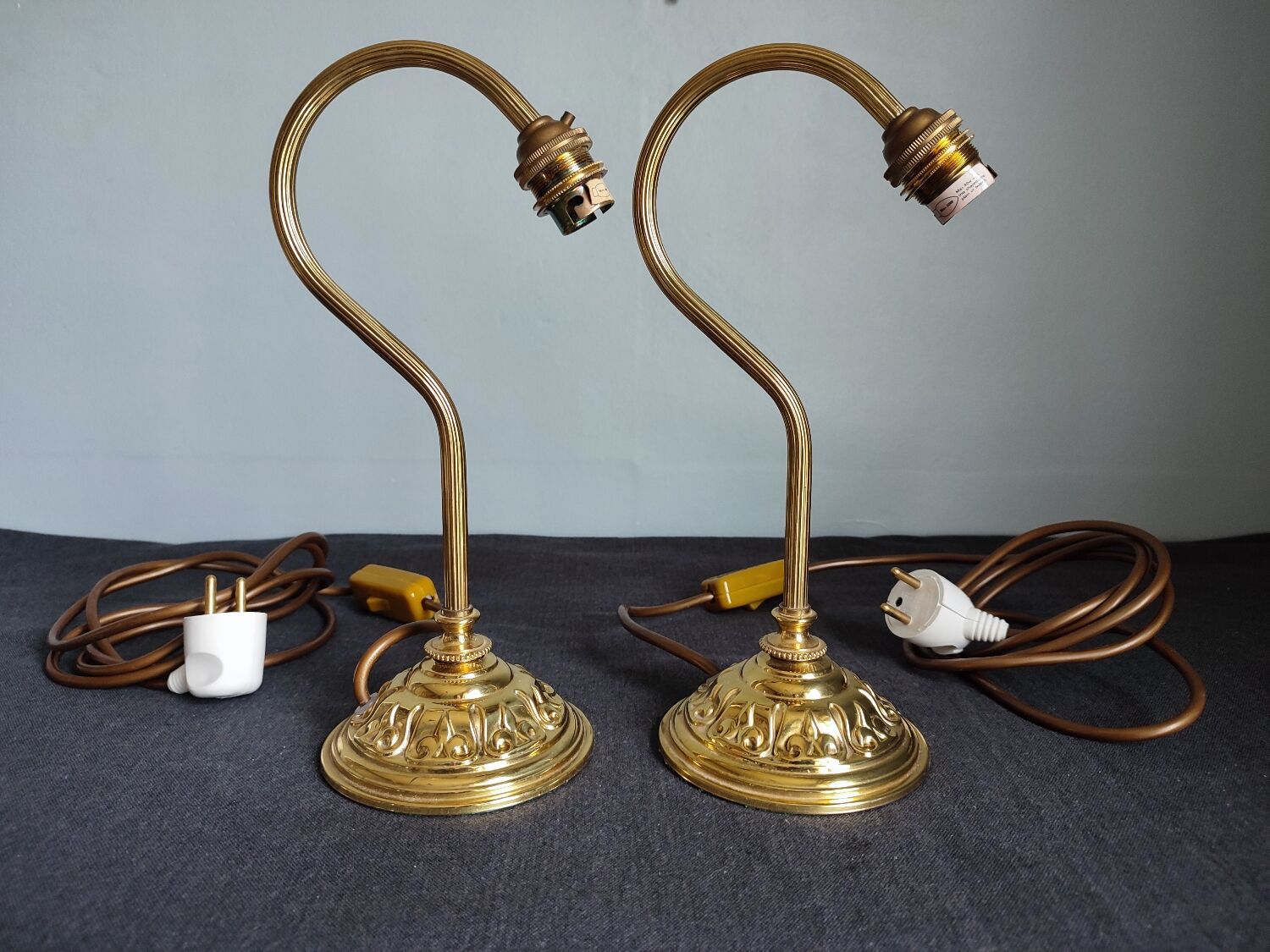 Pair of vintage gooseneck lamp