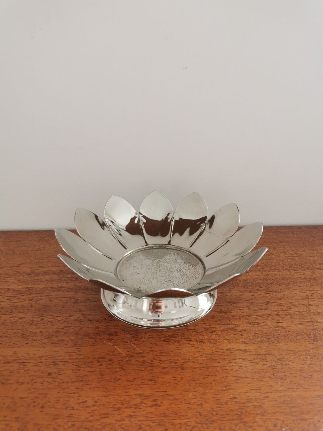 Empty metal flower pocket