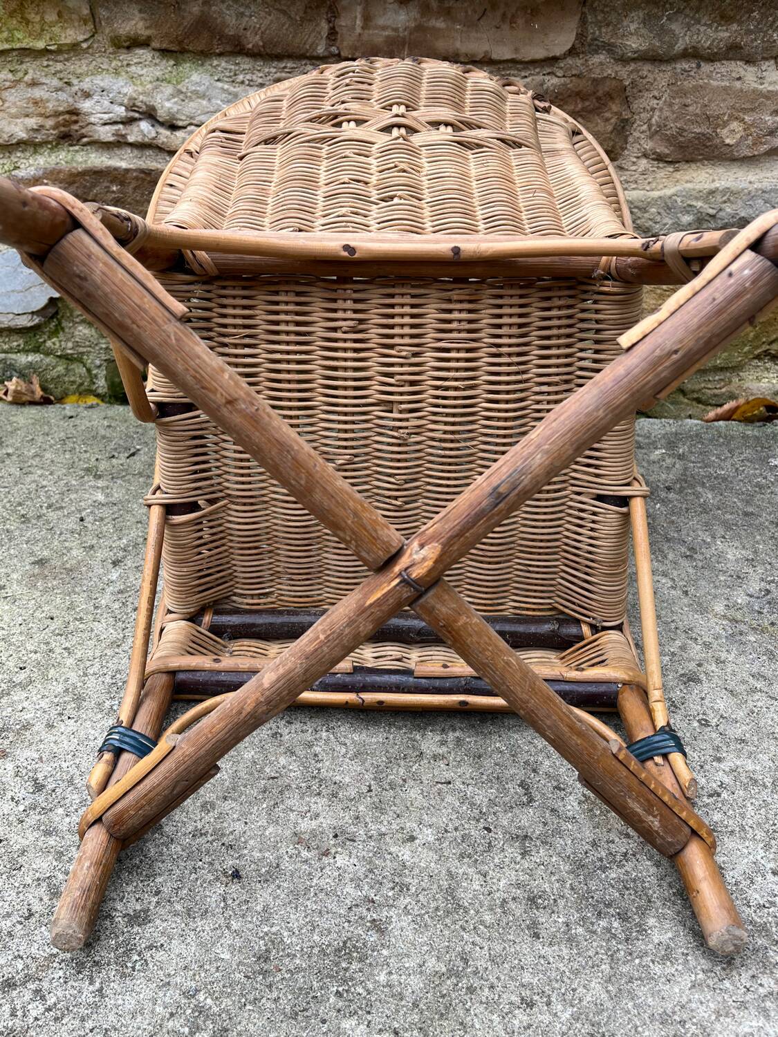 Fauteuil en rotin enfant vintage