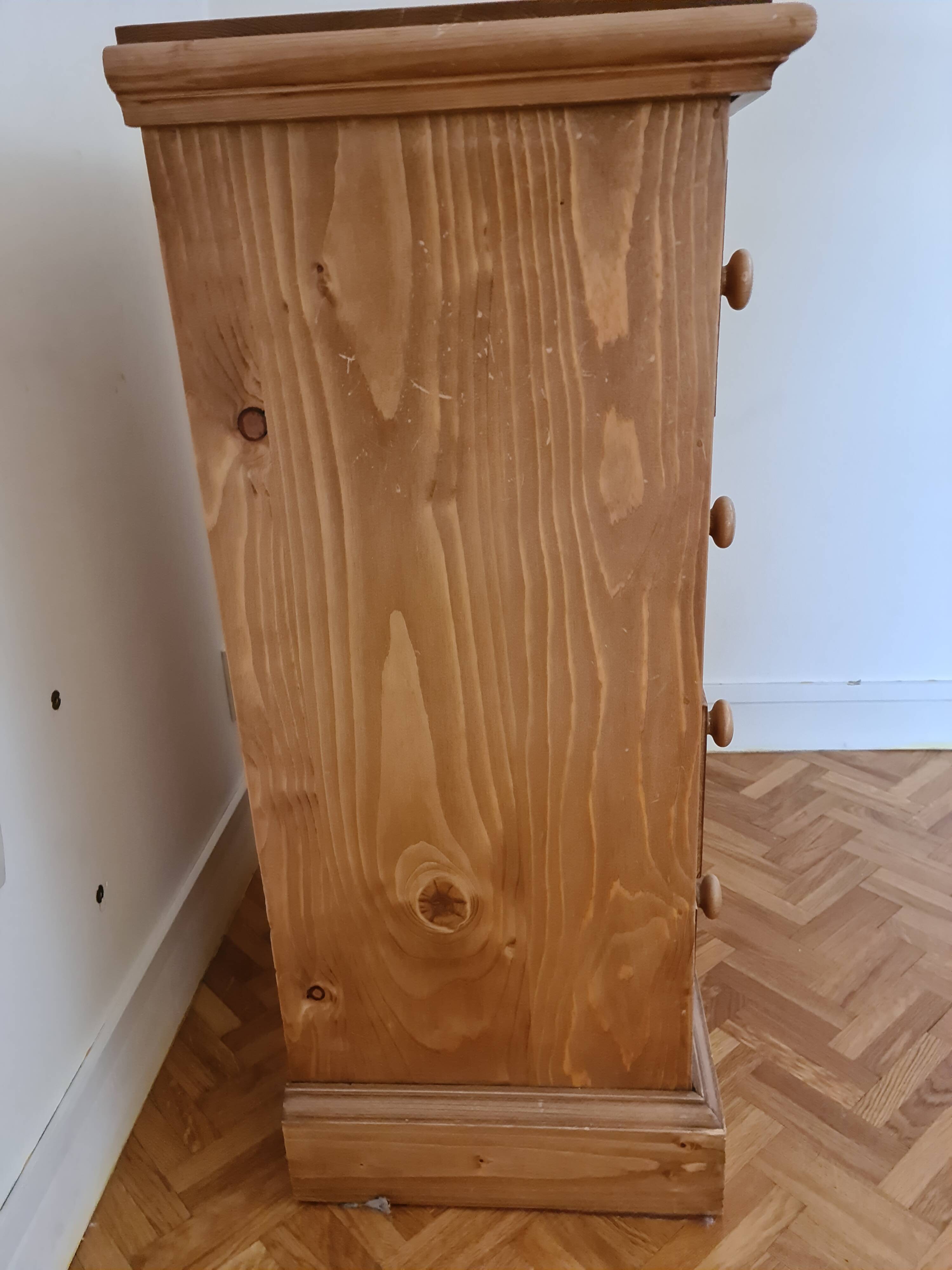 Commode Interior's