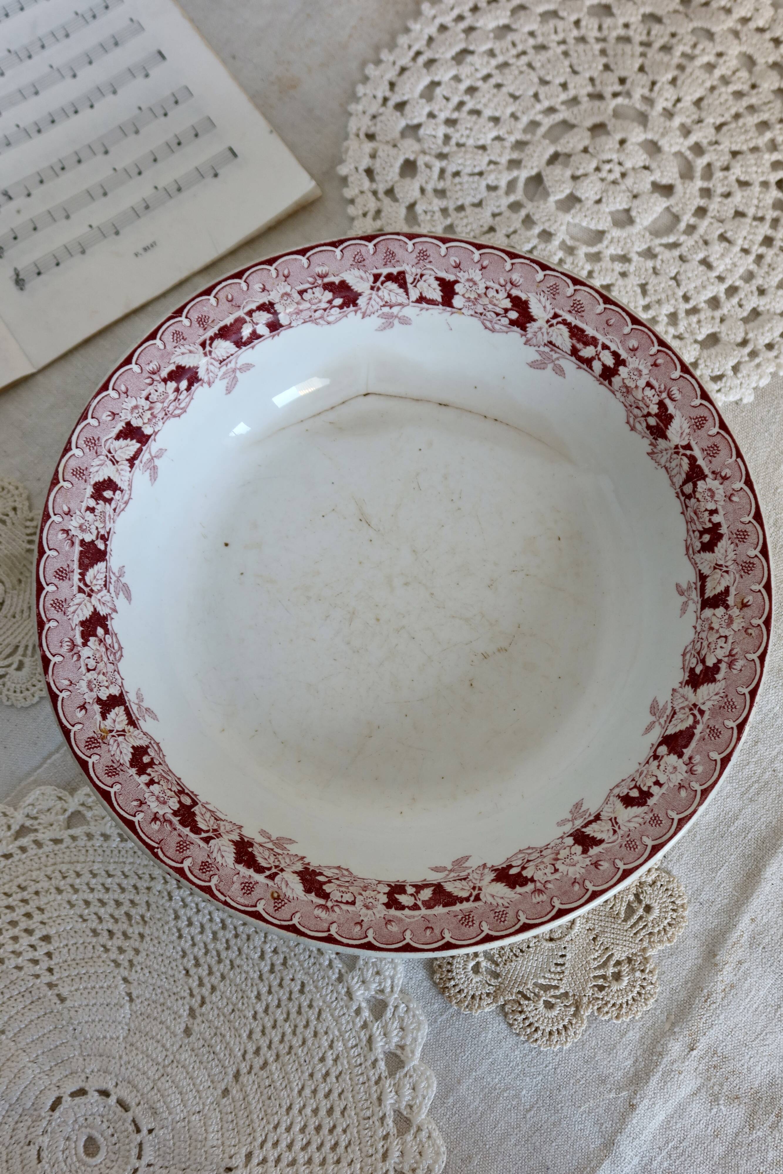 Antique hollow round serving dish iron earth Saint Amand and Hamage model Murier rouge
