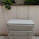 Commode vintage peinte en vert de gris