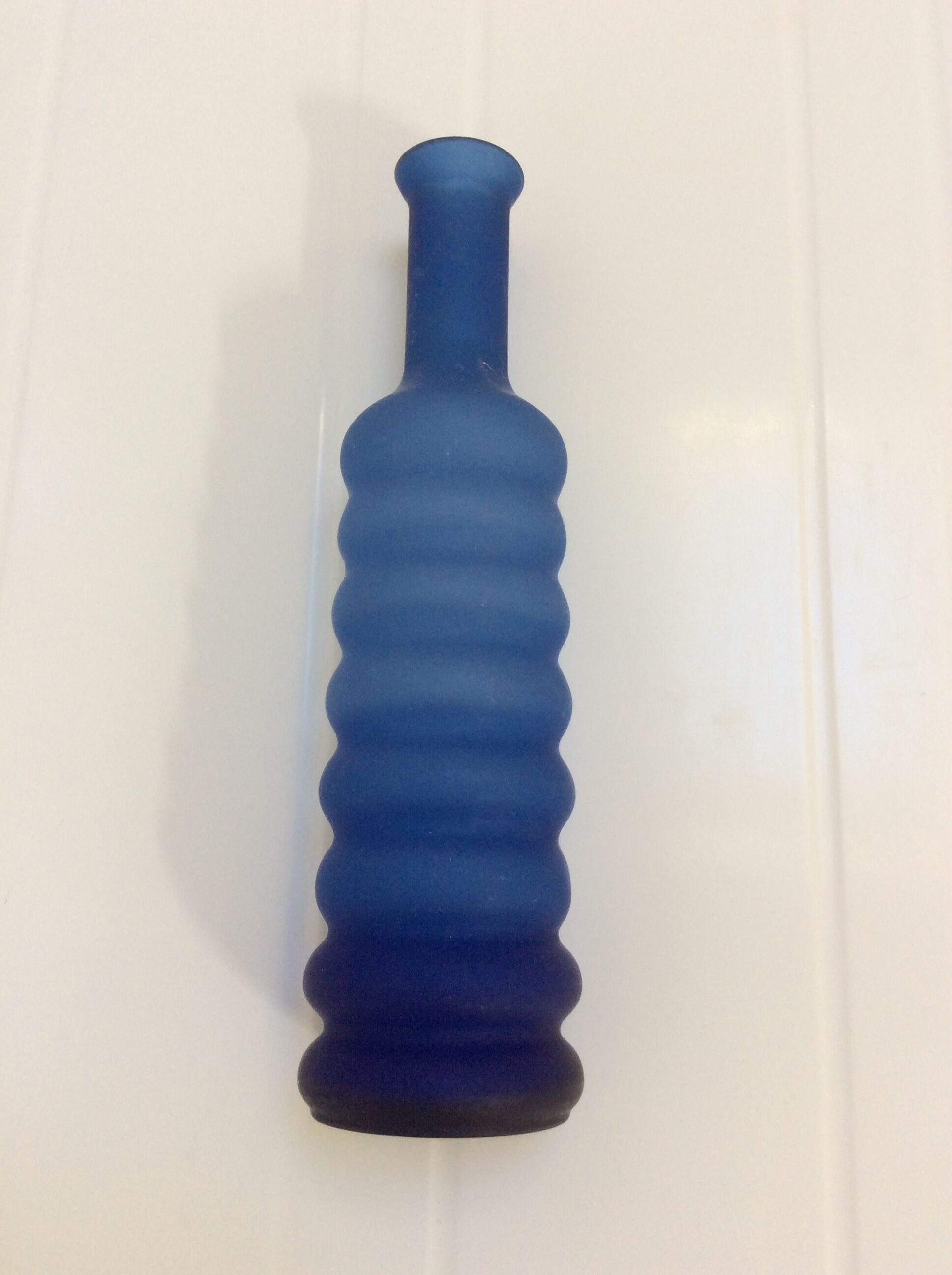 Decorative trio of blue glass vases